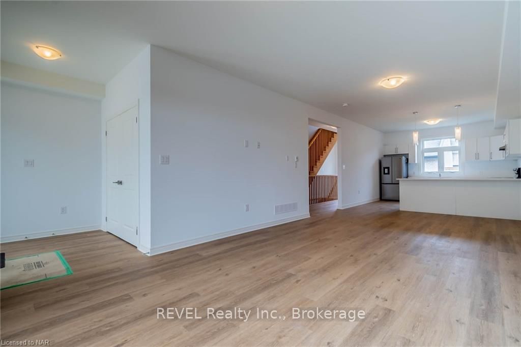 Photo 9 of 161 Summersides Mews Boulevard, Pelham, Fonthill — HOMEH