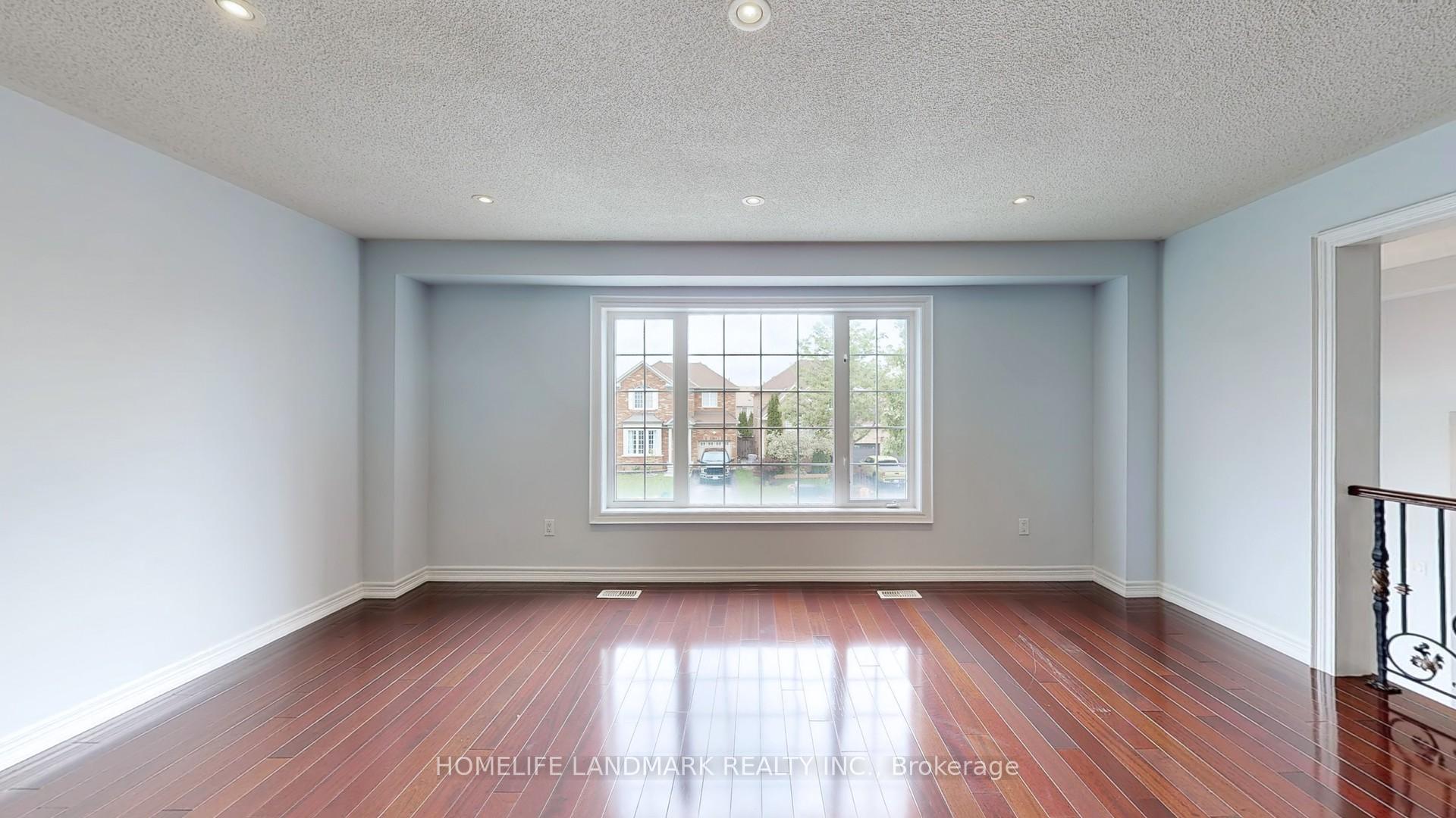 Photo 10 of 183 Alfred Smith Way, Newmarket, Woodland Hill — HOMEH