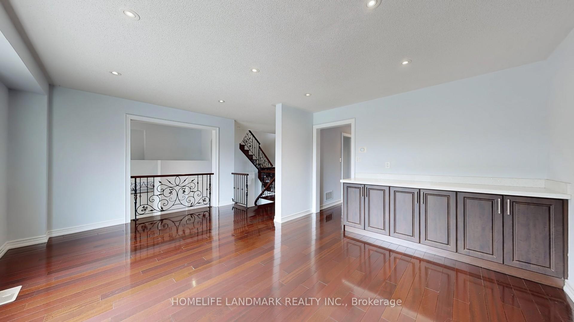 Photo 11 of 183 Alfred Smith Way, Newmarket, Woodland Hill — HOMEH