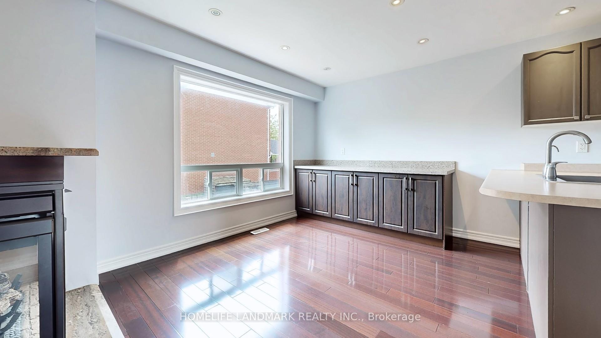 Photo 13 of 183 Alfred Smith Way, Newmarket, Woodland Hill — HOMEH