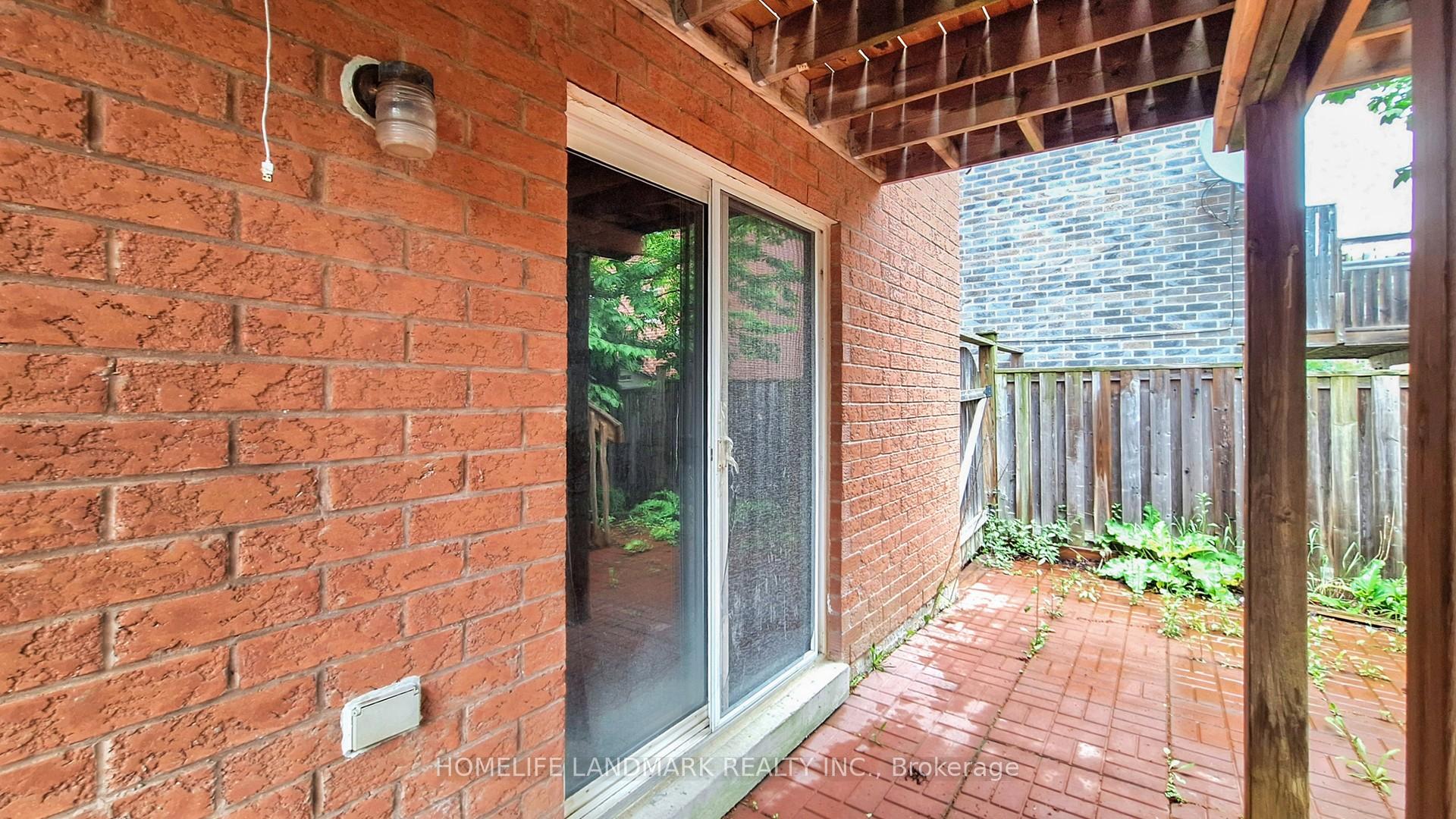 Photo 37 of 183 Alfred Smith Way, Newmarket, Woodland Hill — HOMEH