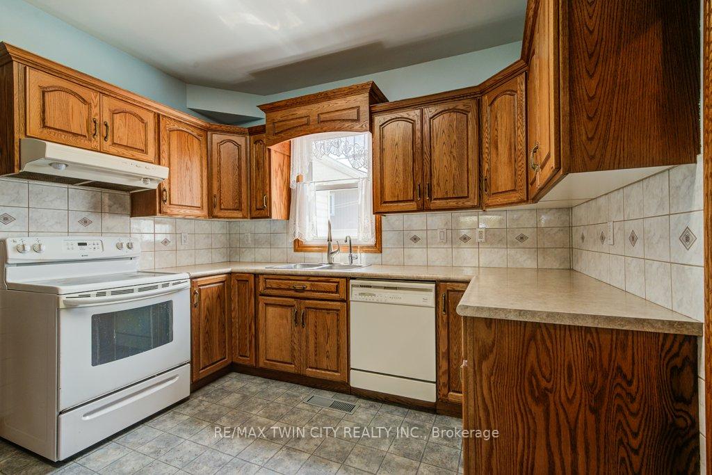 Photo 12 of 5207 88 Line, North Perth, Wallace — HOMEH