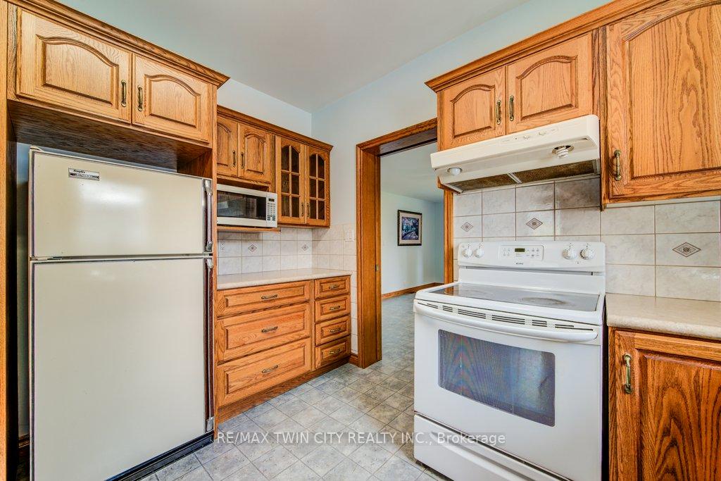 Photo 14 of 5207 88 Line, North Perth, Wallace — HOMEH