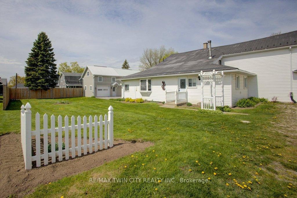 Photo 32 of 5207 88 Line, North Perth, Wallace — HOMEH