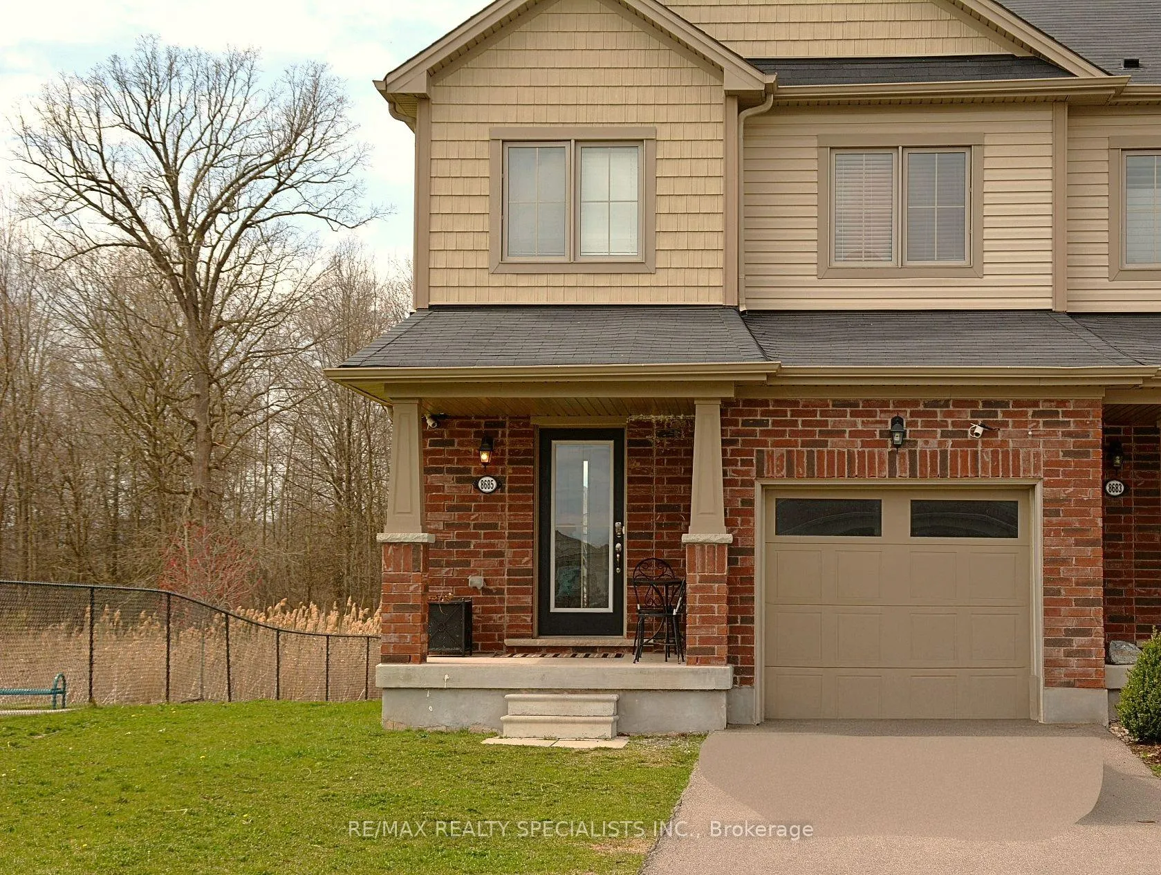 Photo 1 of 8685 Dogwood Crescent, Niagara Falls, Brown — HOMEH