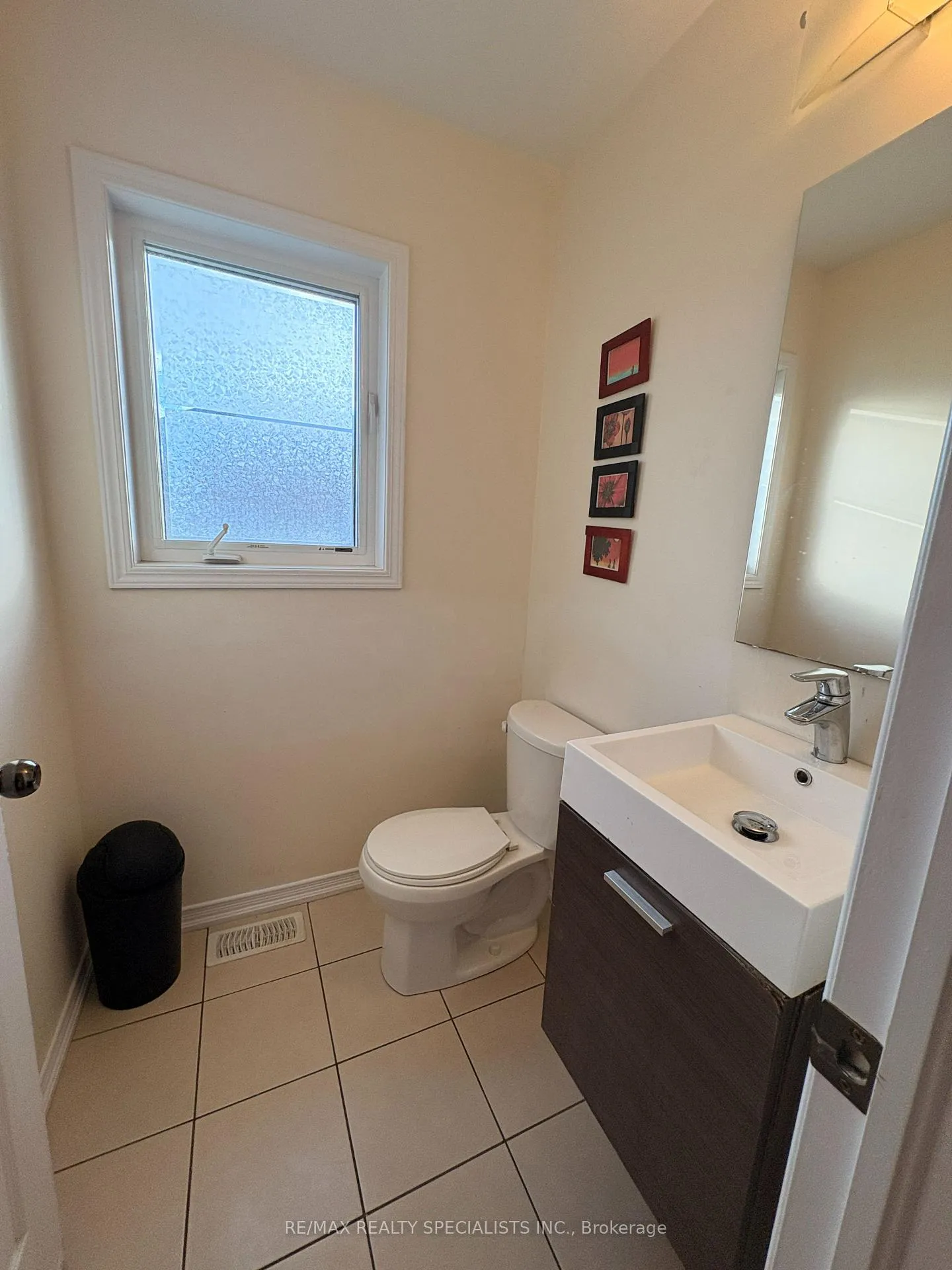 Photo 8 of 8685 Dogwood Crescent, Niagara Falls, Brown — HOMEH