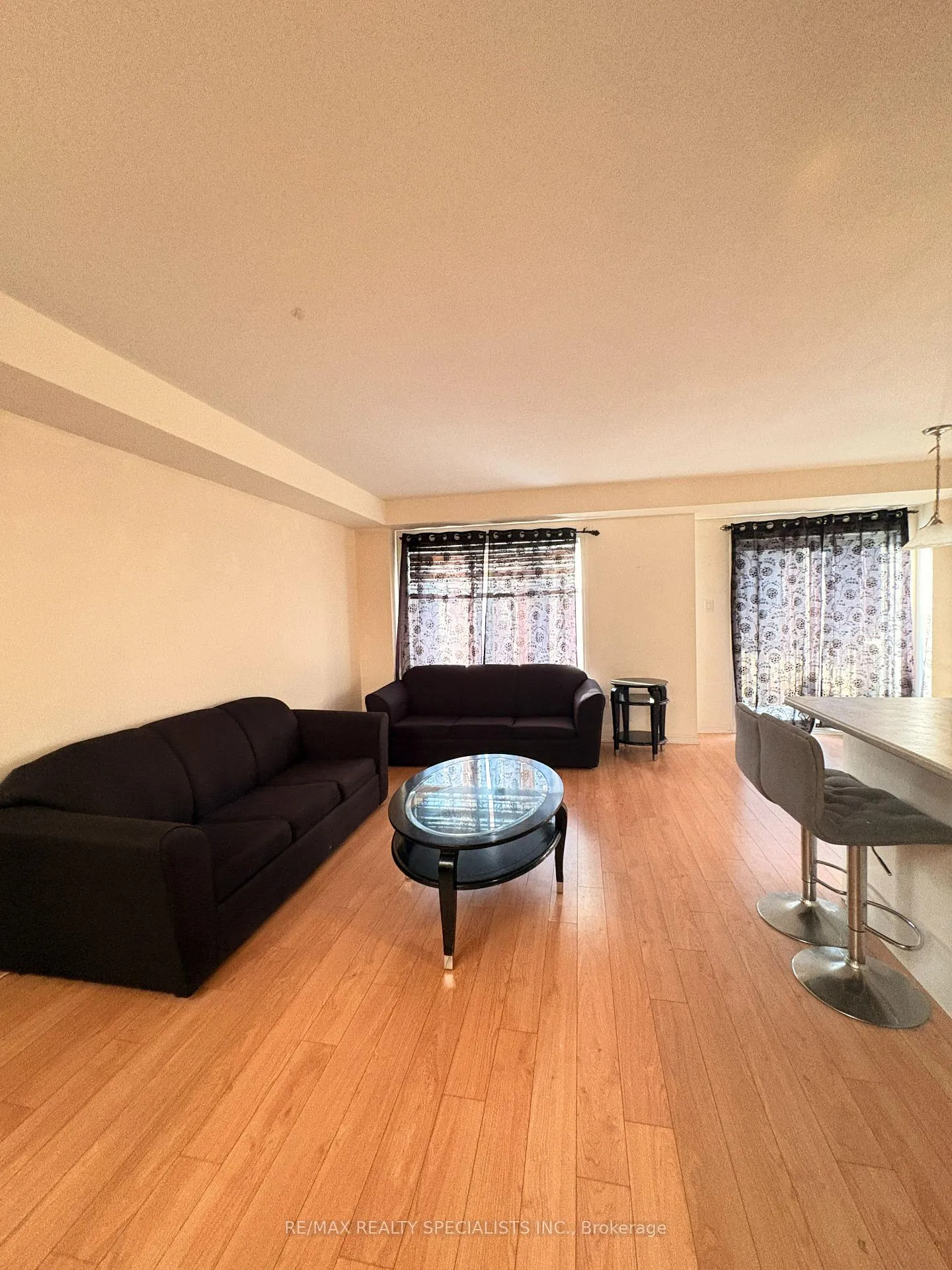 Photo 11 of 8685 Dogwood Crescent, Niagara Falls, Brown — HOMEH