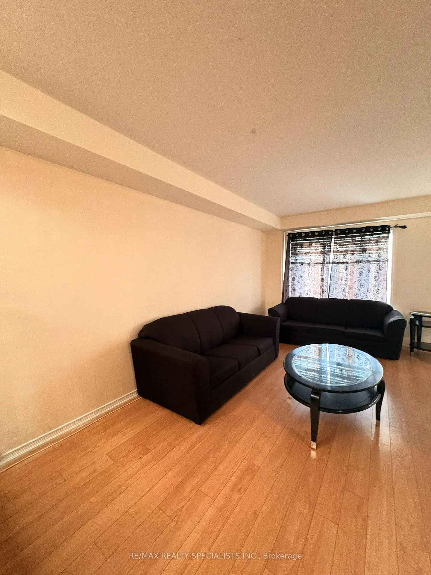 Photo 12 of 8685 Dogwood Crescent, Niagara Falls, Brown — HOMEH