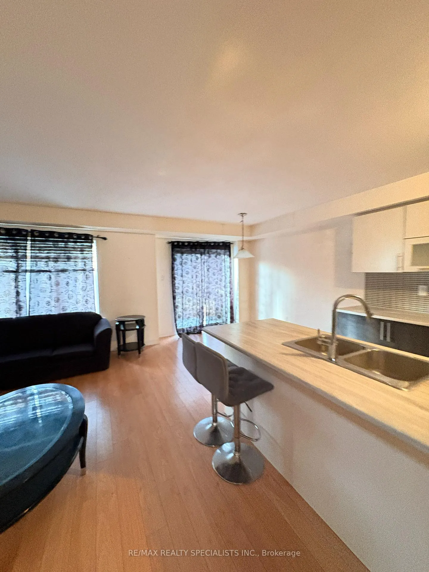 Photo 14 of 8685 Dogwood Crescent, Niagara Falls, Brown — HOMEH