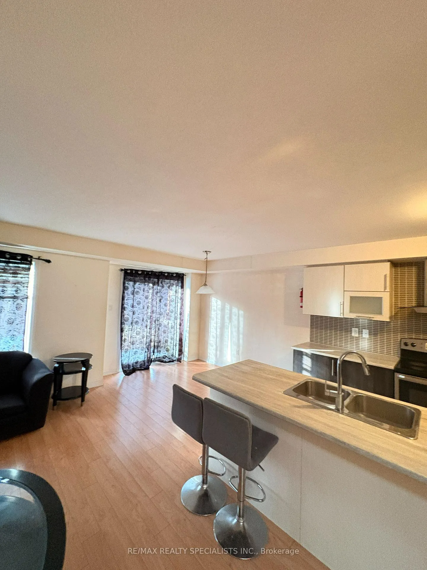 Photo 17 of 8685 Dogwood Crescent, Niagara Falls, Brown — HOMEH