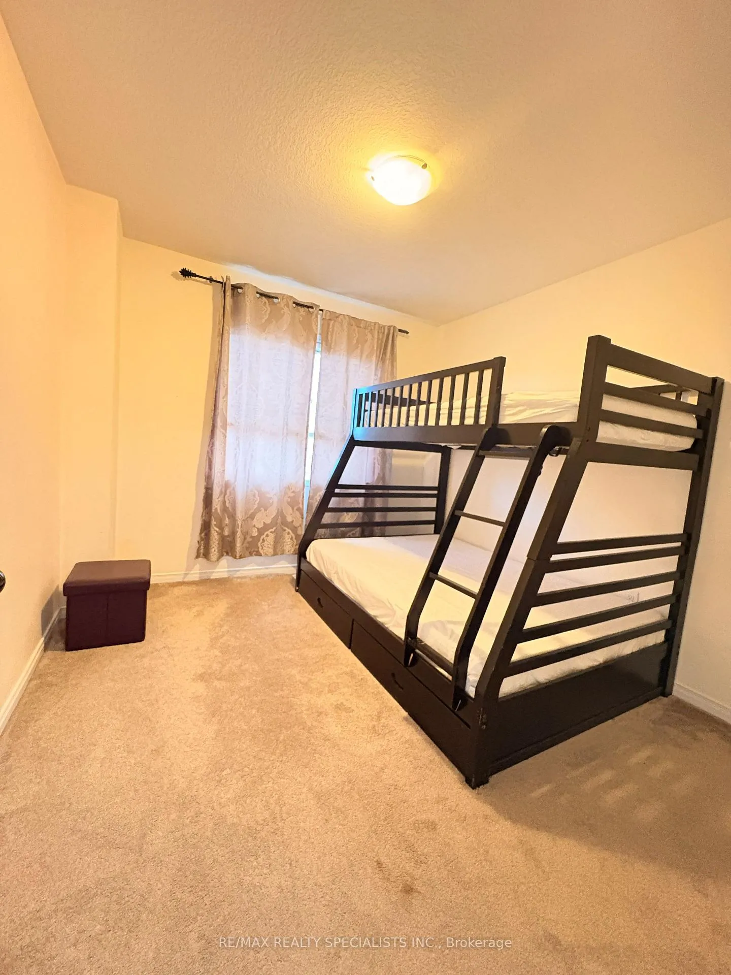 Photo 30 of 8685 Dogwood Crescent, Niagara Falls, Brown — HOMEH