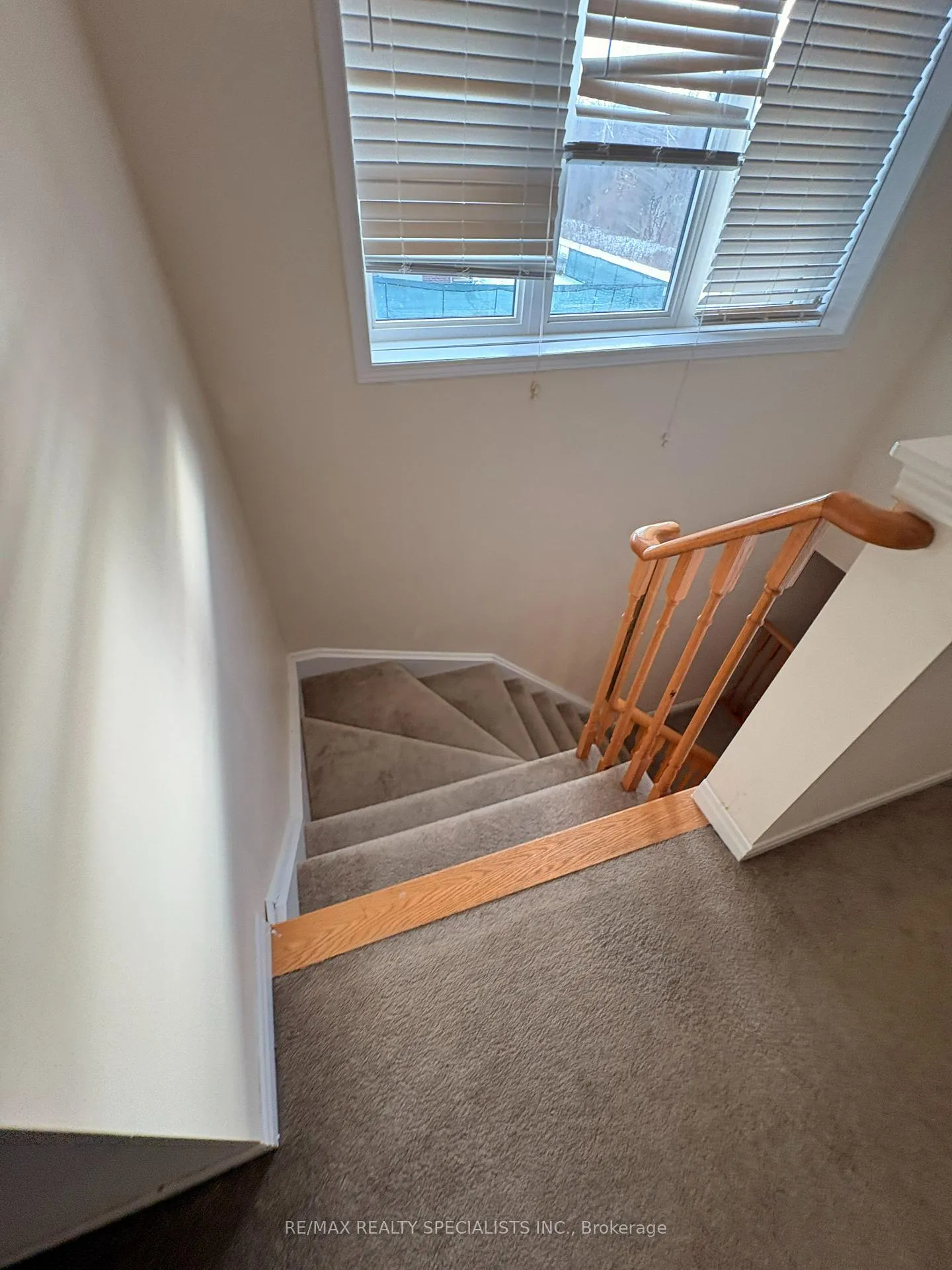 Photo 31 of 8685 Dogwood Crescent, Niagara Falls, Brown — HOMEH