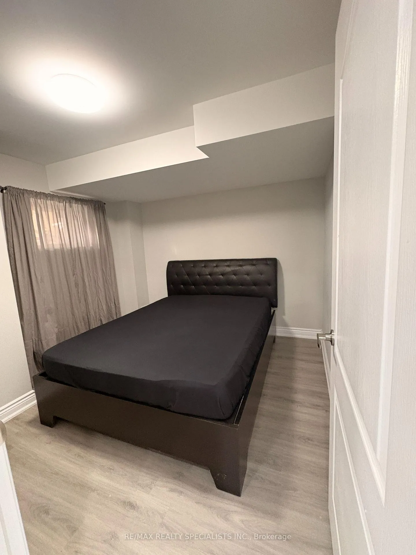 Photo 36 of 8685 Dogwood Crescent, Niagara Falls, Brown — HOMEH