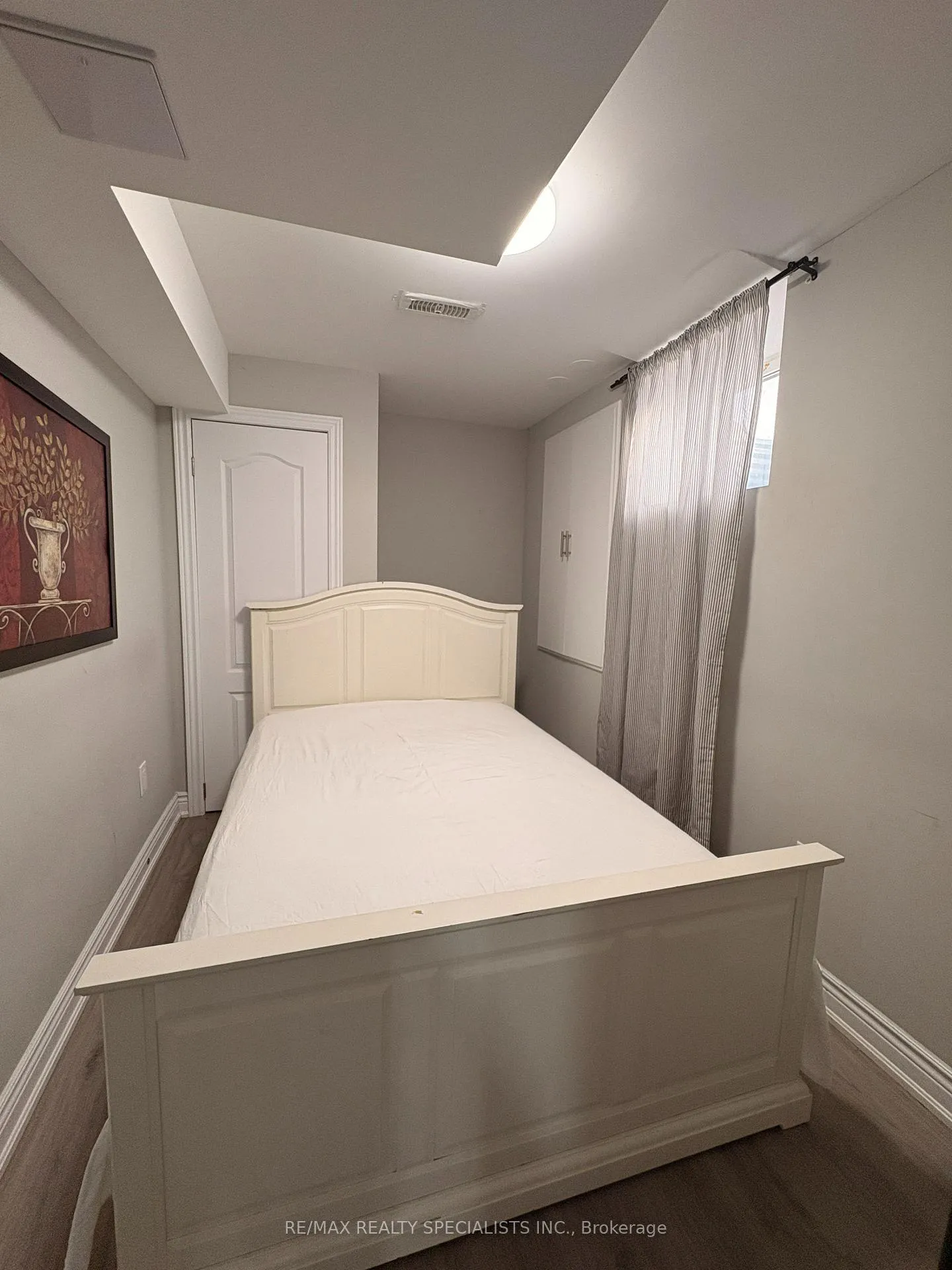 Photo 38 of 8685 Dogwood Crescent, Niagara Falls, Brown — HOMEH