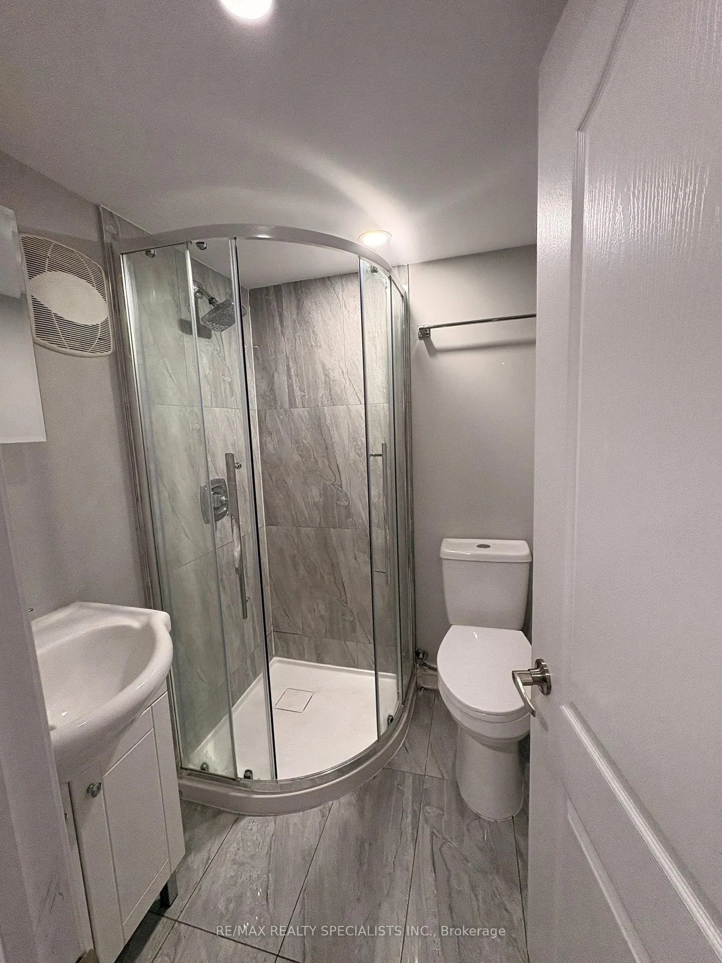 Photo 39 of 8685 Dogwood Crescent, Niagara Falls, Brown — HOMEH