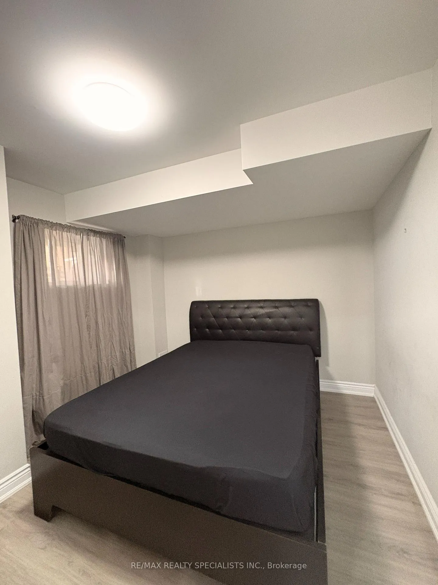 Photo 40 of 8685 Dogwood Crescent, Niagara Falls, Brown — HOMEH