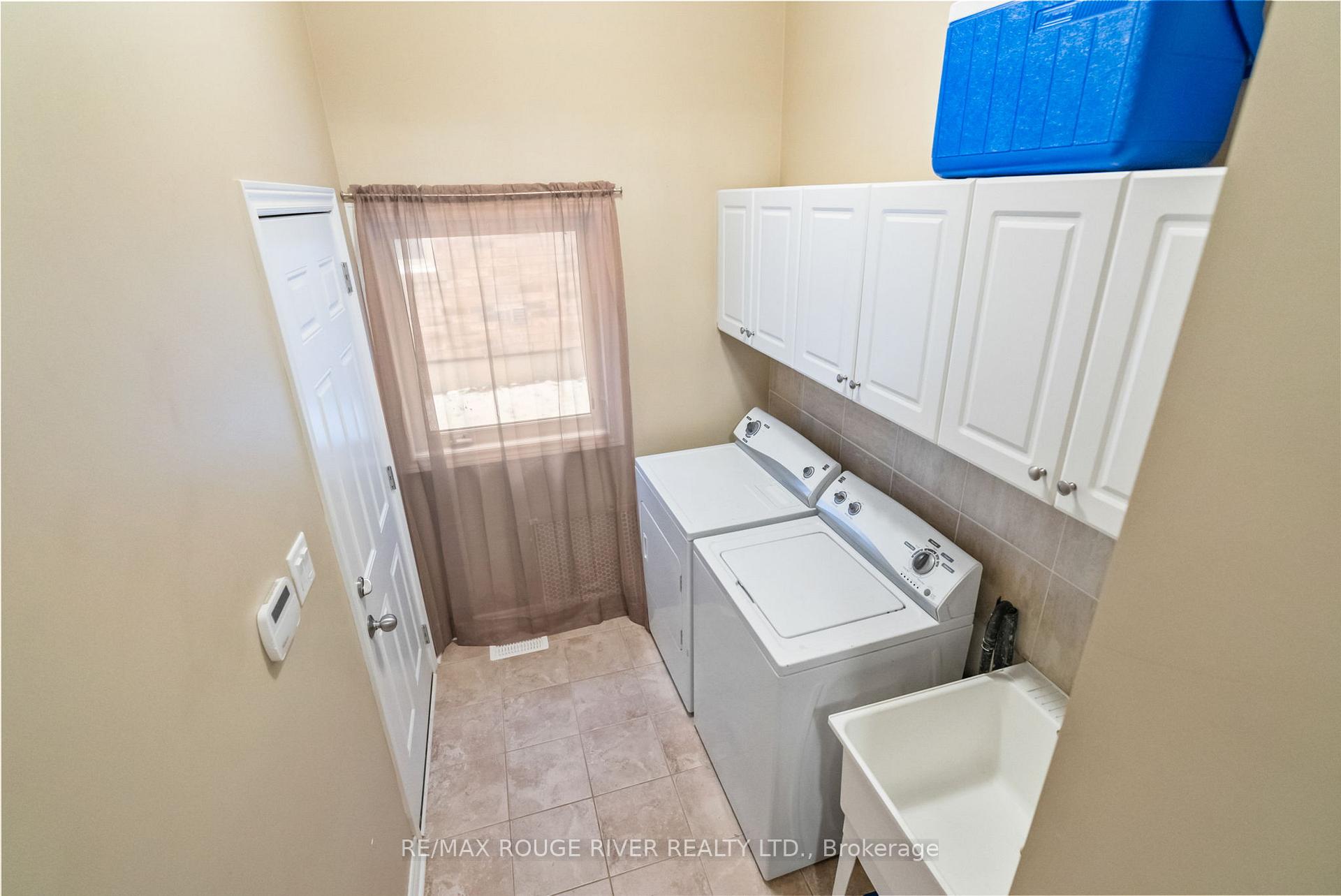 Photo 7 of 1268 Salmers Drive, Oshawa, Taunton — HOMEH