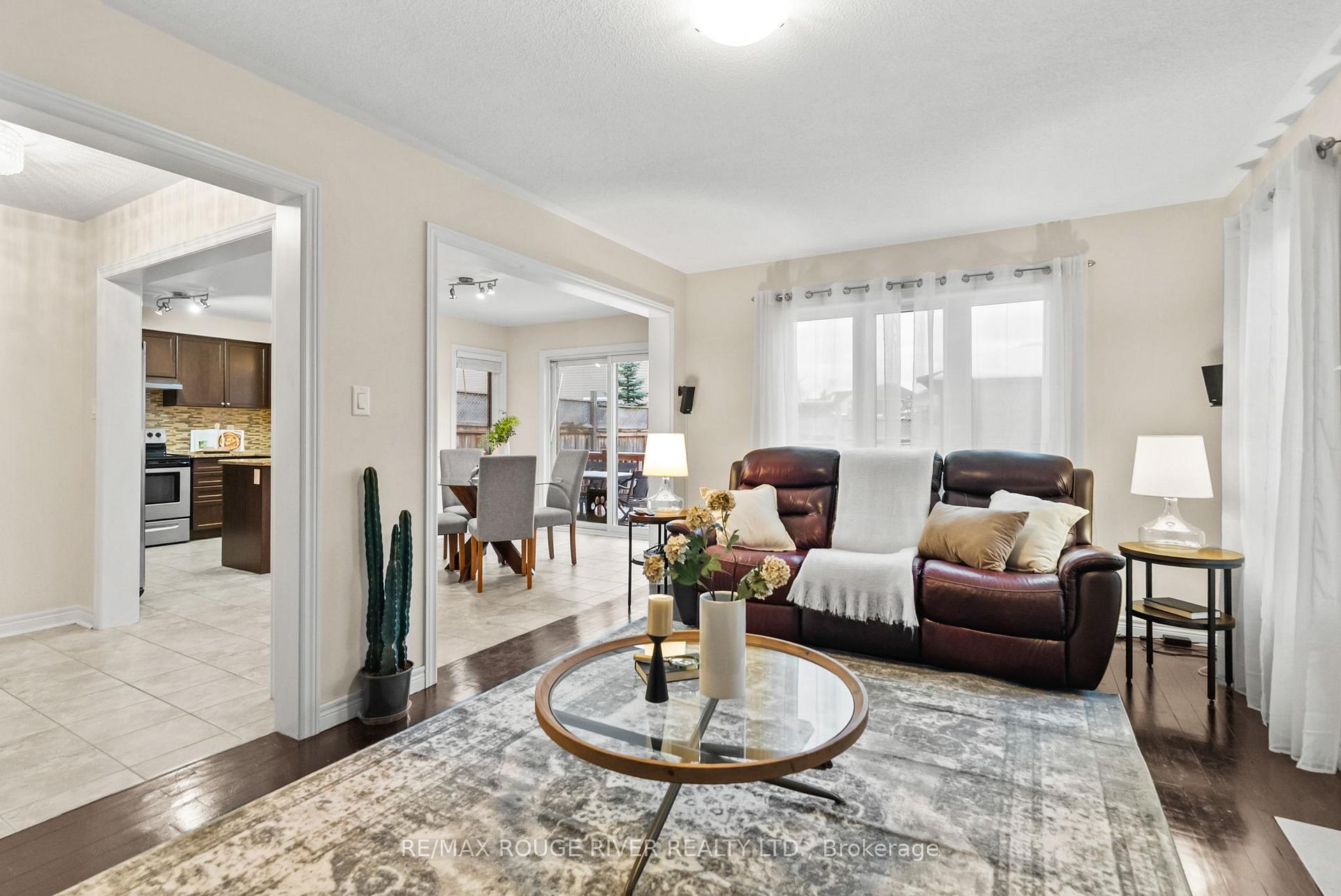 Photo 13 of 1268 Salmers Drive, Oshawa, Taunton — HOMEH