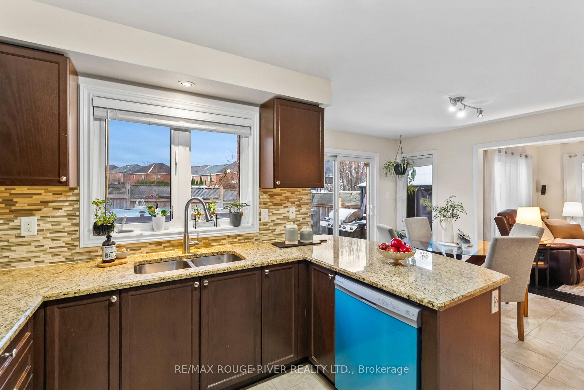 Photo 19 of 1268 Salmers Drive, Oshawa, Taunton — HOMEH
