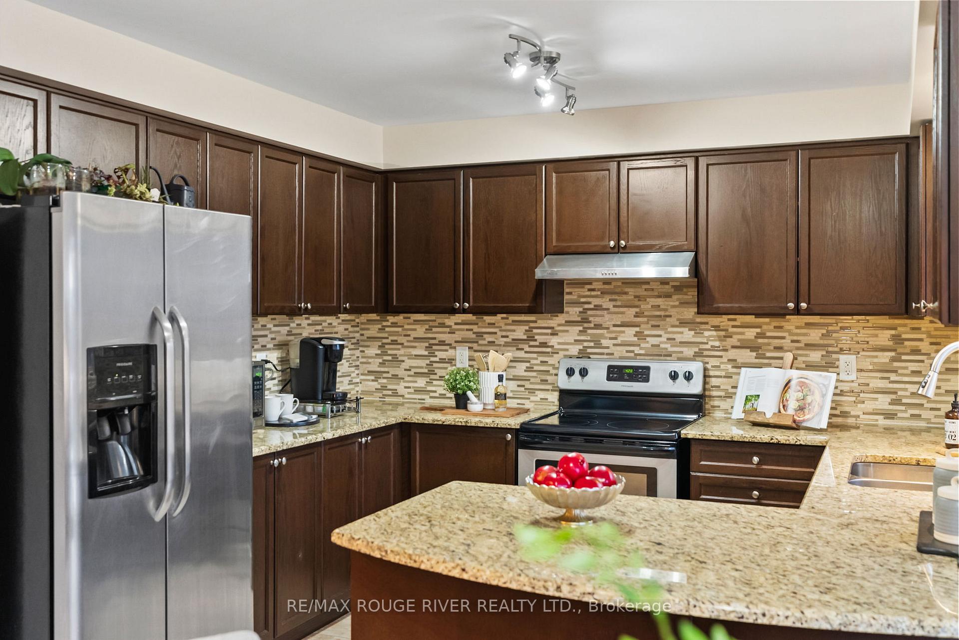Photo 21 of 1268 Salmers Drive, Oshawa, Taunton — HOMEH