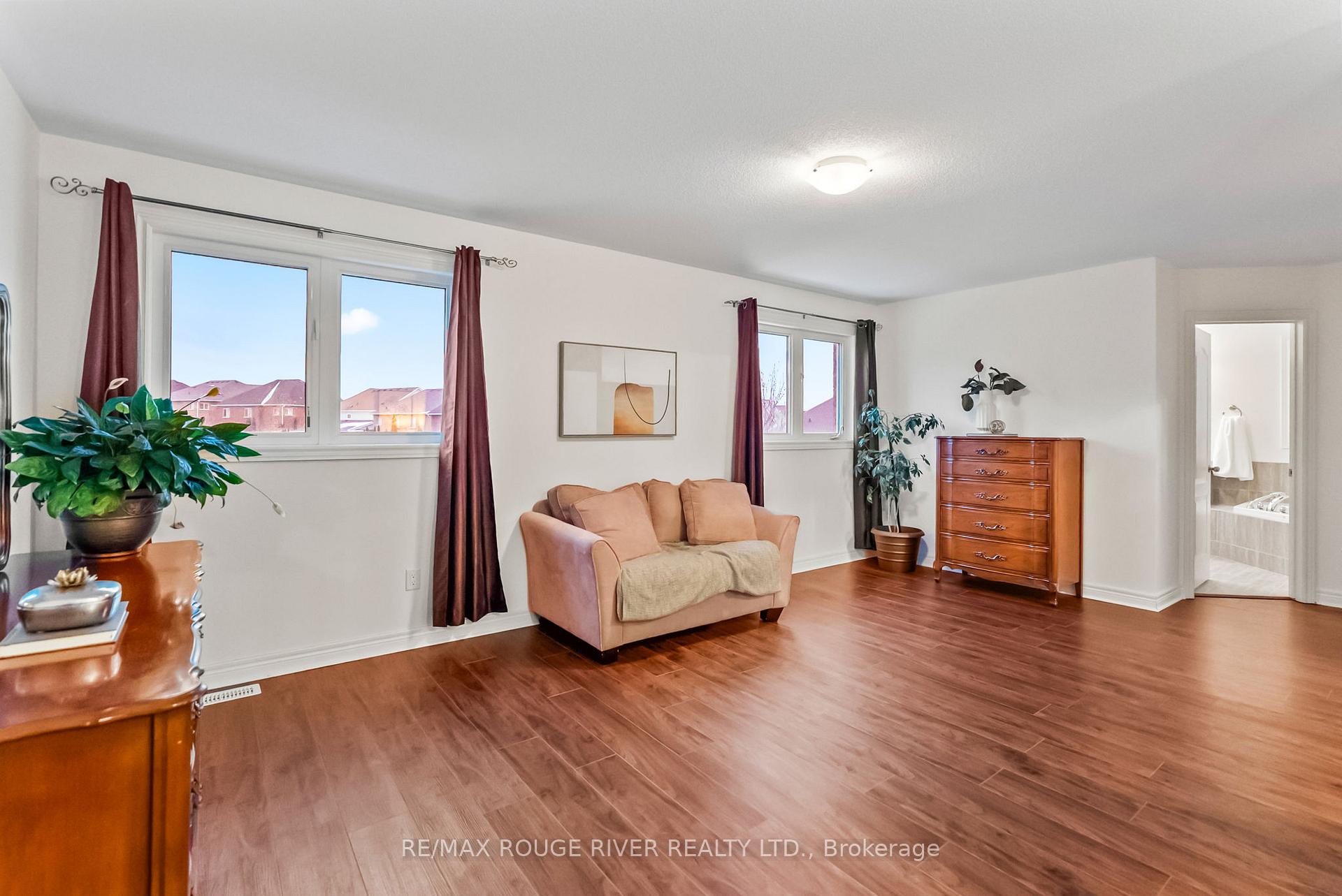 Photo 24 of 1268 Salmers Drive, Oshawa, Taunton — HOMEH