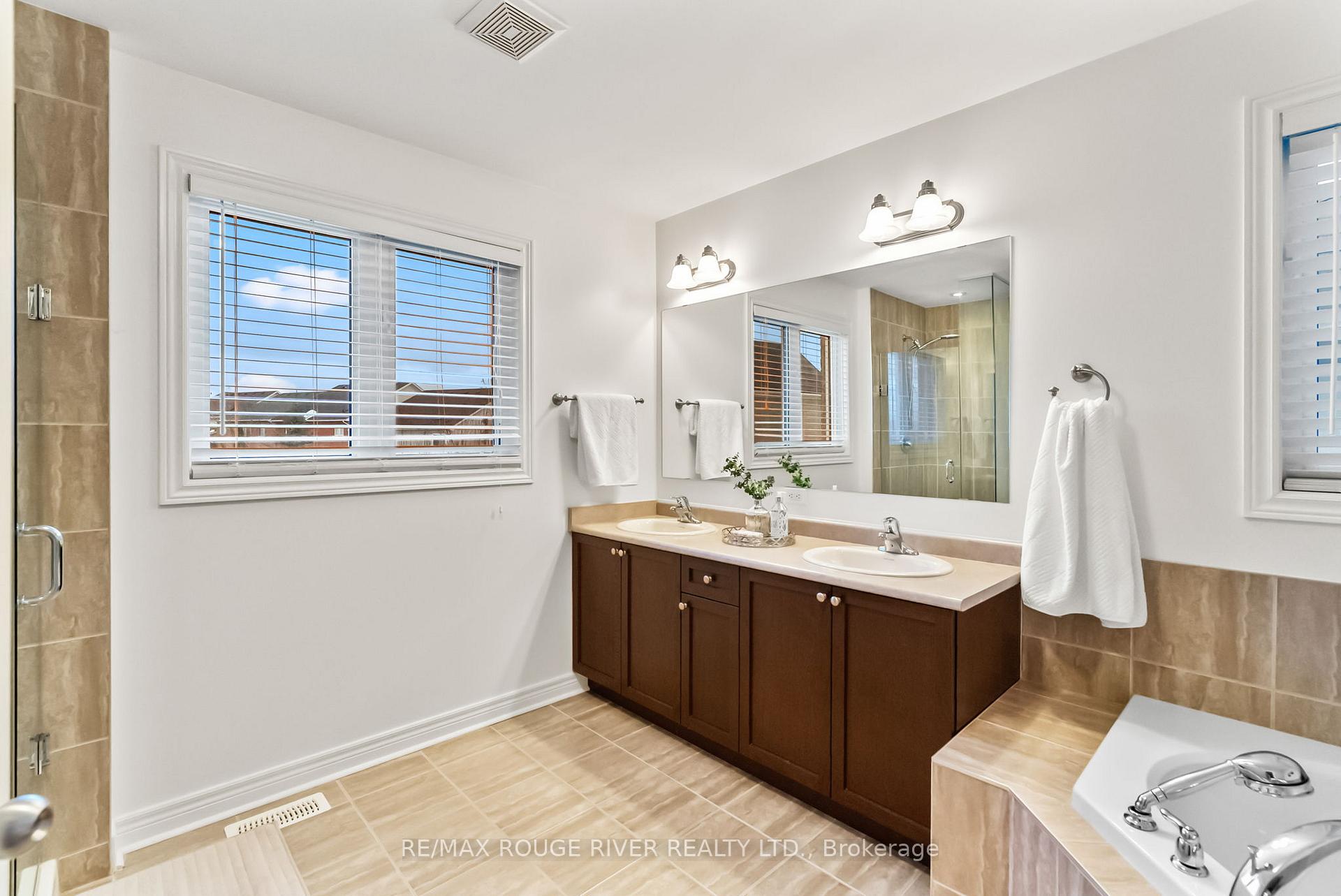 Photo 25 of 1268 Salmers Drive, Oshawa, Taunton — HOMEH