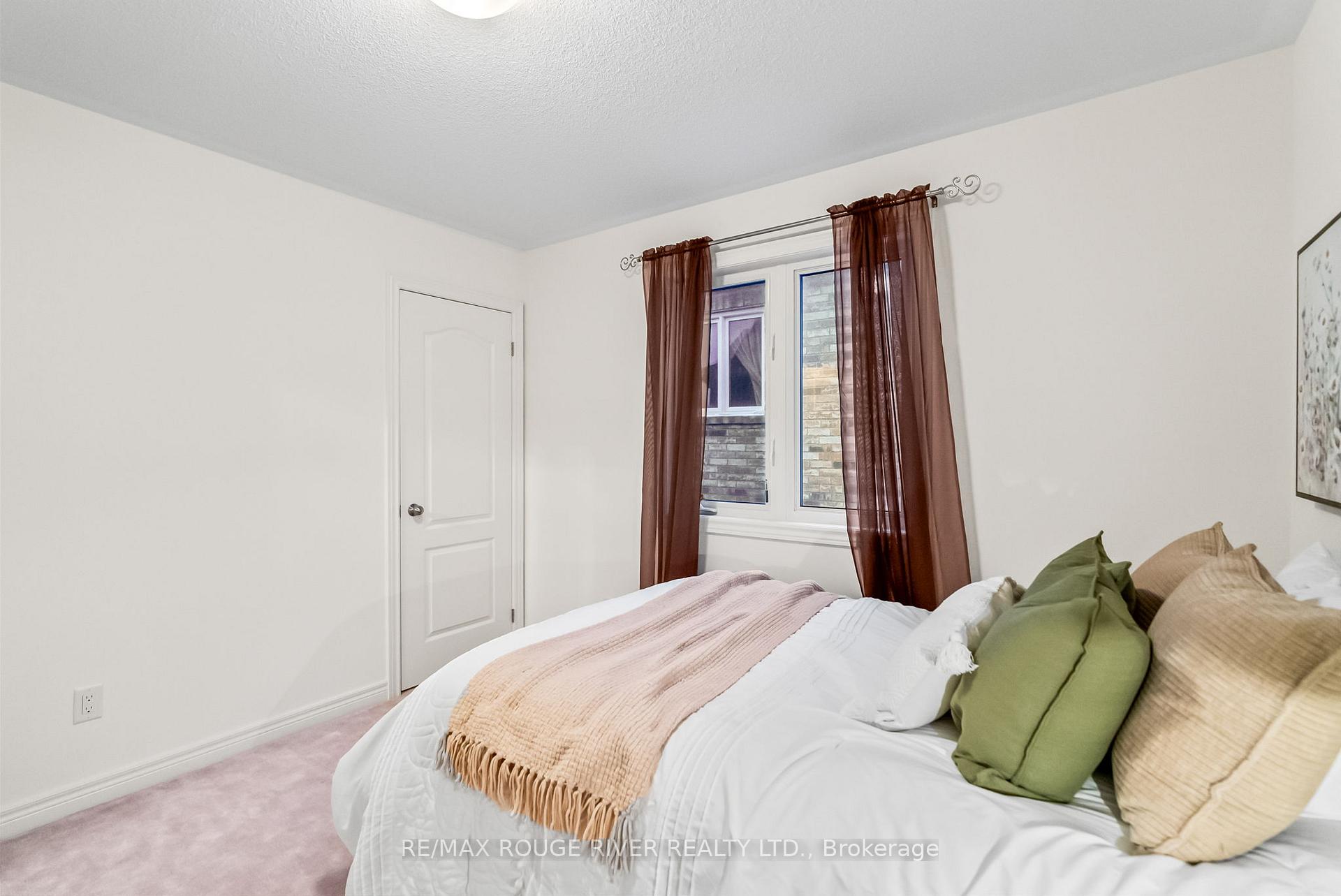 Photo 29 of 1268 Salmers Drive, Oshawa, Taunton — HOMEH