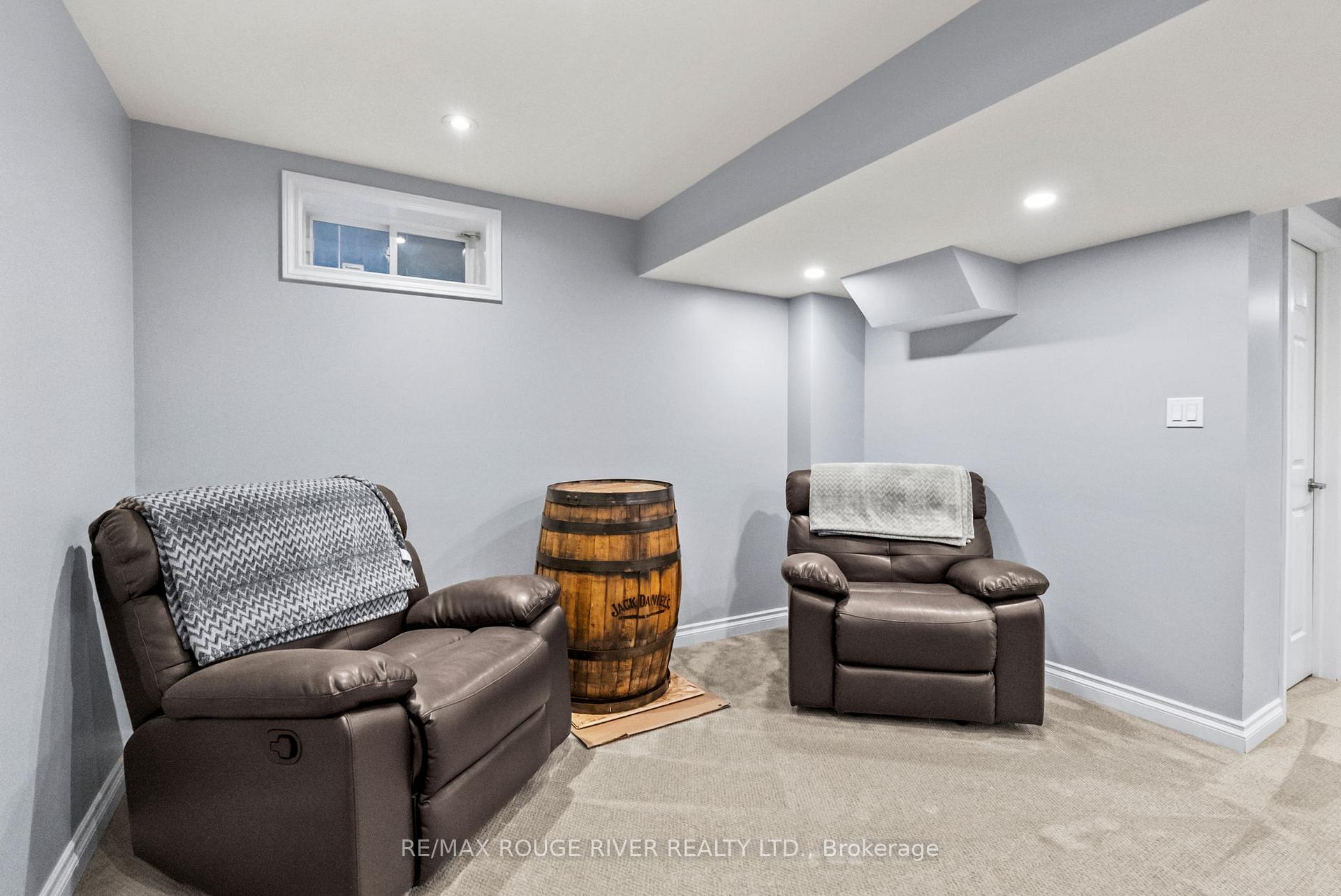 Photo 35 of 1268 Salmers Drive, Oshawa, Taunton — HOMEH
