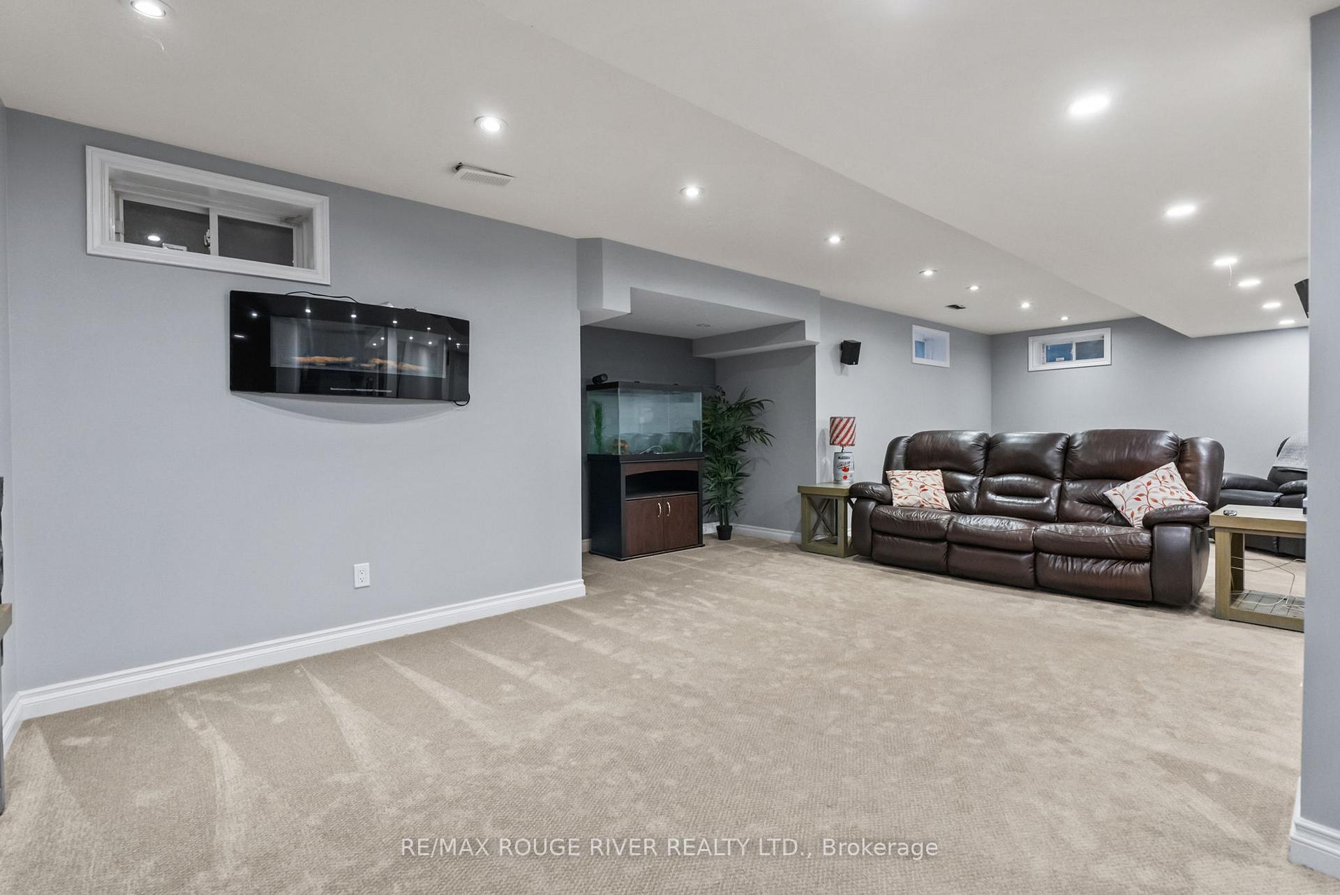 Photo 40 of 1268 Salmers Drive, Oshawa, Taunton — HOMEH