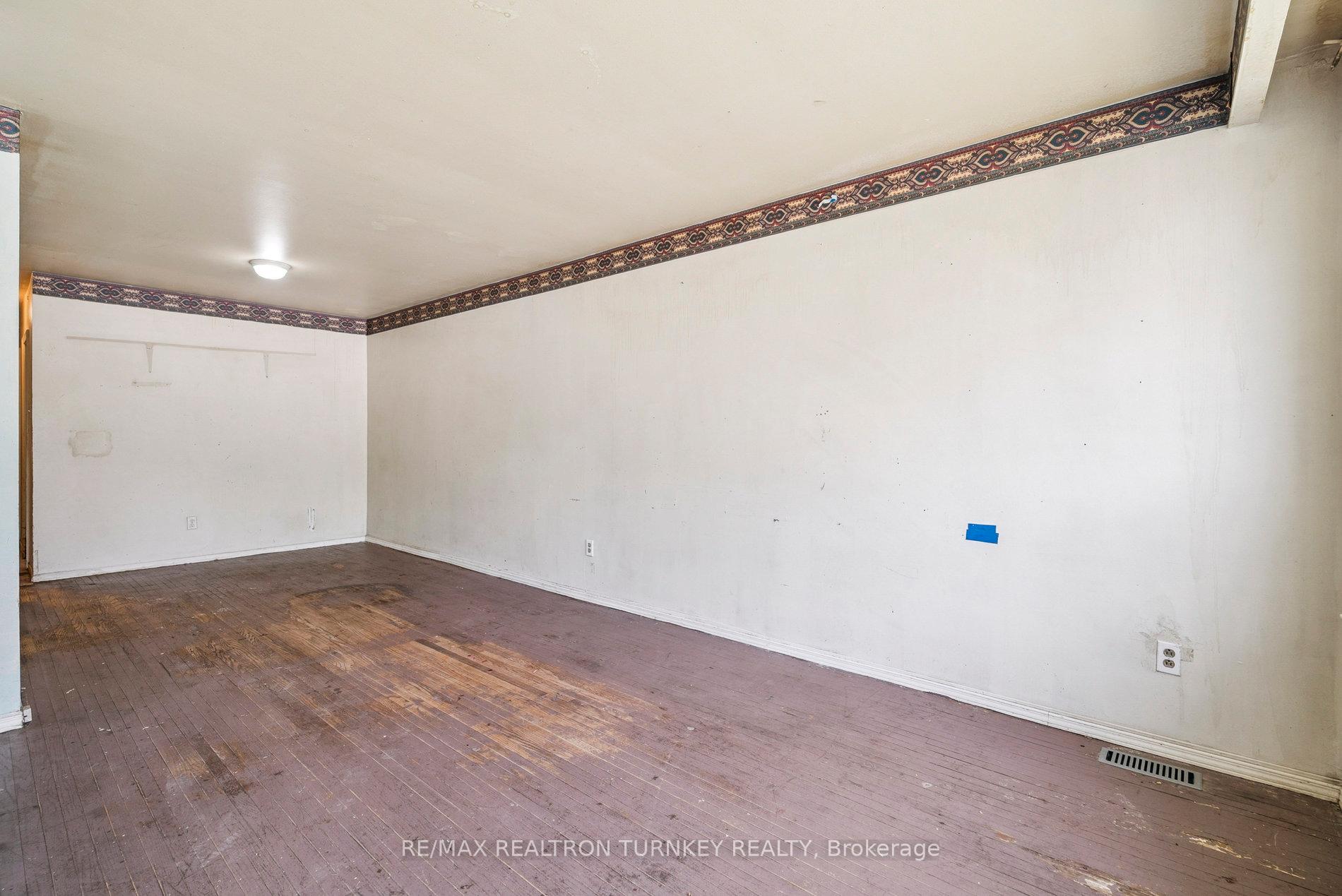 Photo 5 of 176 Cherrywood Drive, Newmarket, Bristol-London — HOMEH