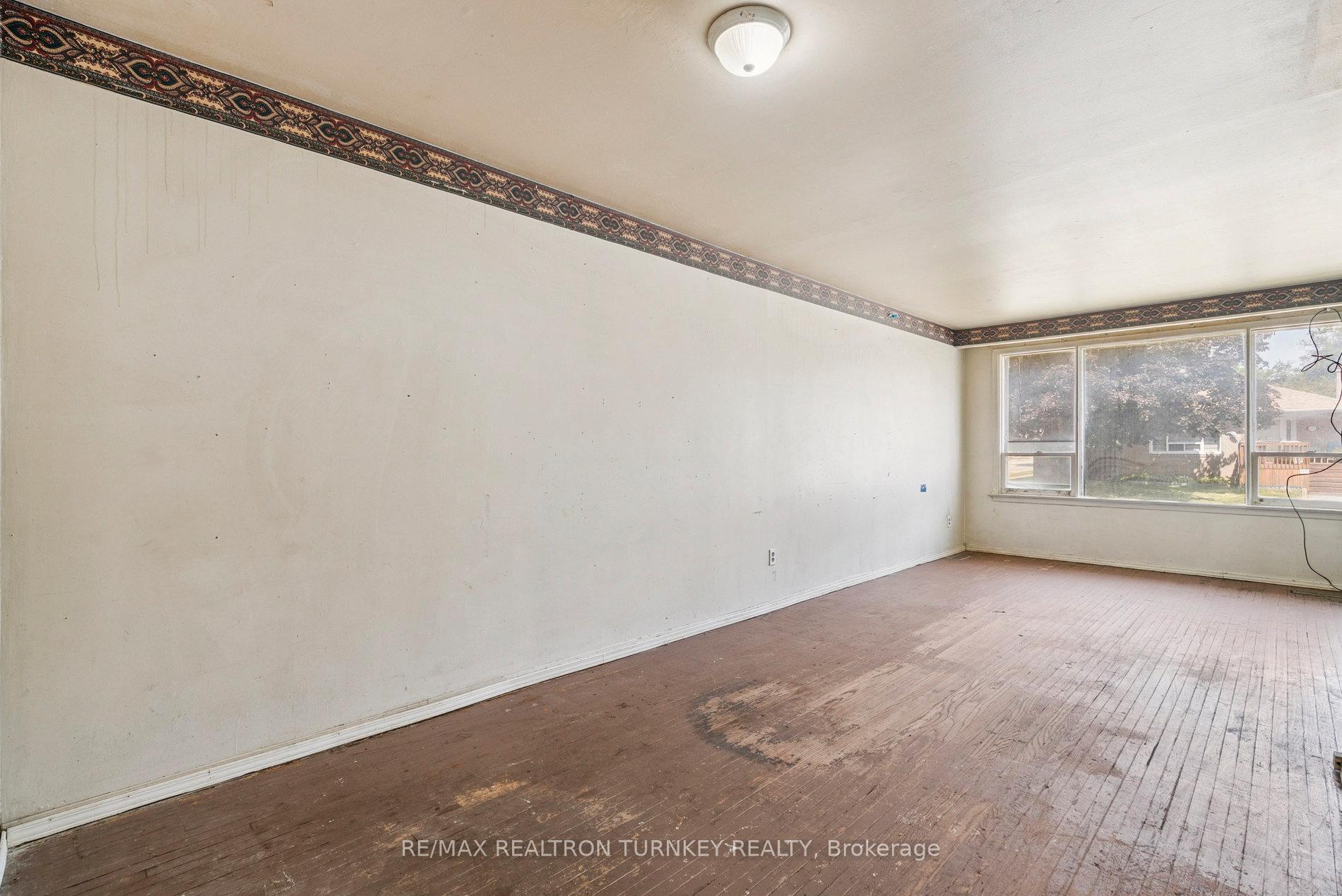 Photo 7 of 176 Cherrywood Drive, Newmarket, Bristol-London — HOMEH