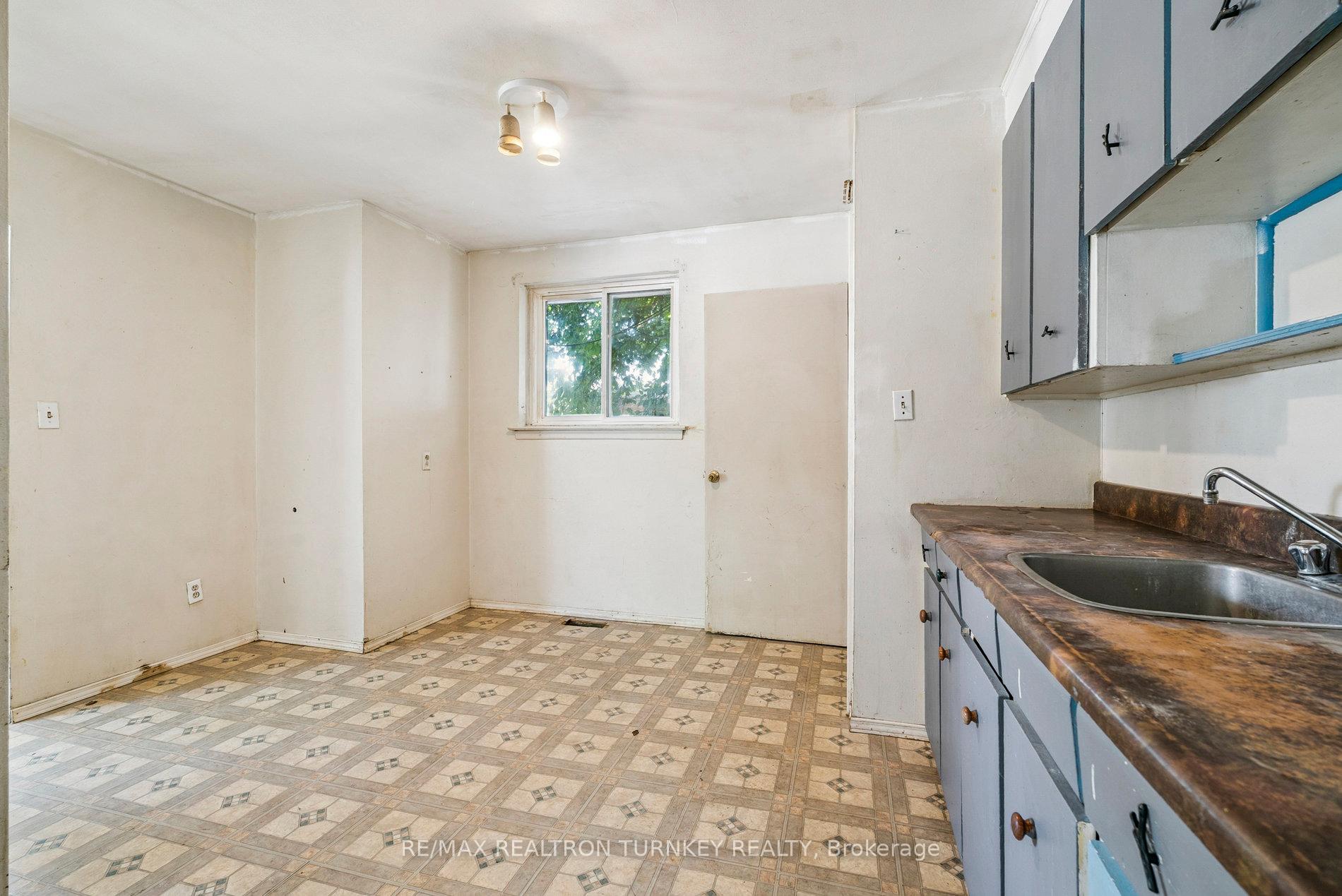 Photo 8 of 176 Cherrywood Drive, Newmarket, Bristol-London — HOMEH