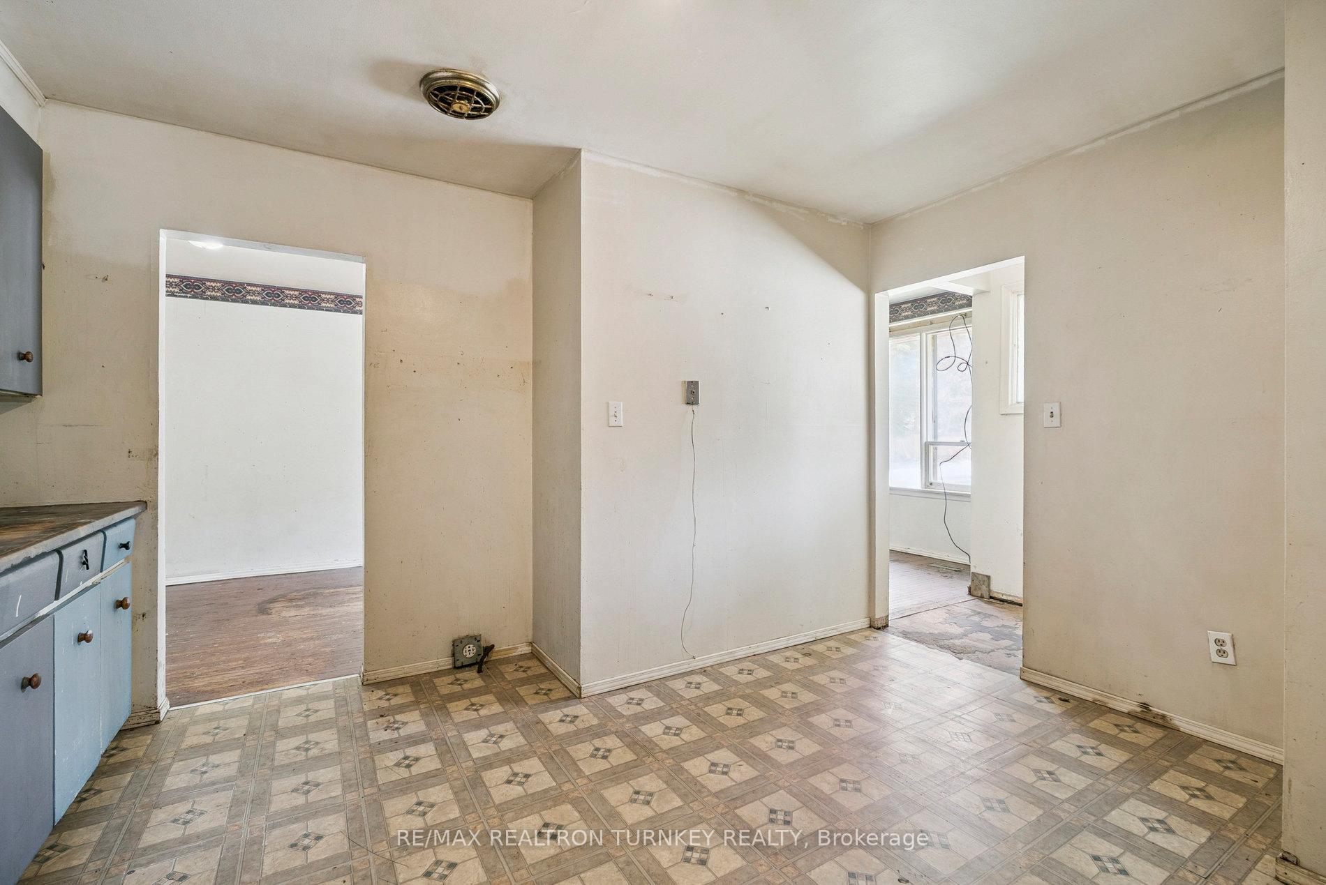 Photo 9 of 176 Cherrywood Drive, Newmarket, Bristol-London — HOMEH