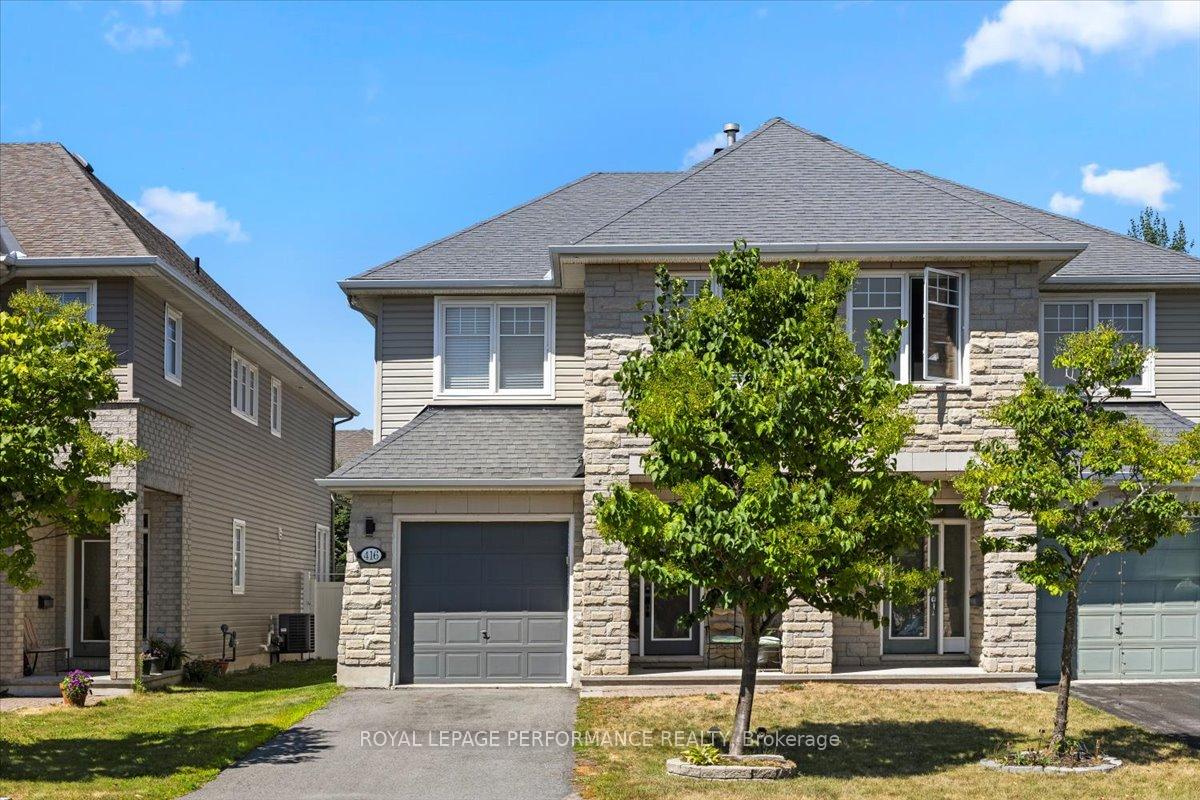 Front of 416 Rochefort Circle