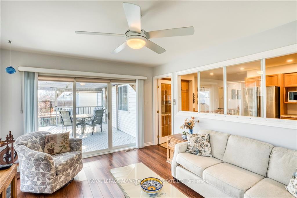 Photo 17 of 51 Decaria Boulevard, Perth — HOMEH