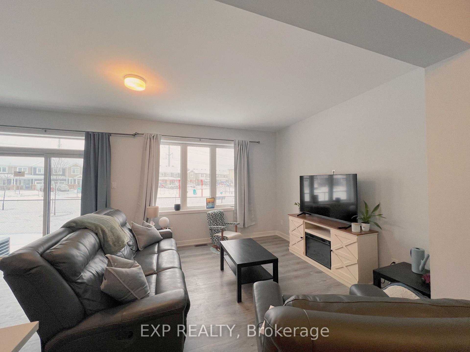 Photo 5 of 2179 Winsome Terrace, Ottawa, Fallingbrook/Gardenway South — HOMEH