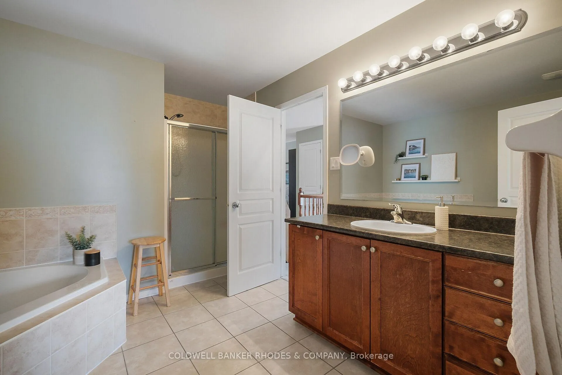 Photo 30 of 175 Destiny Private, Ottawa, Fallingbrook/Gardenway South — HOMEH
