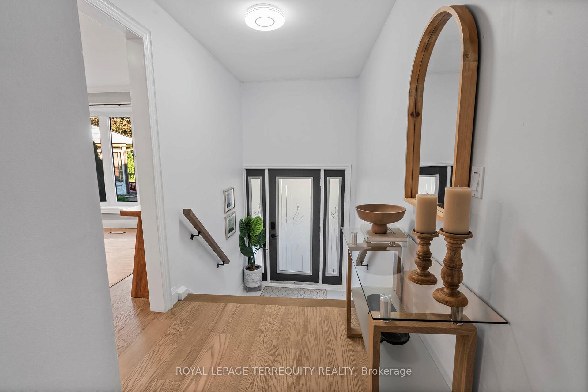 Photo 6 of 708 Aruba Crescent, Oshawa, Northglen — HOMEH
