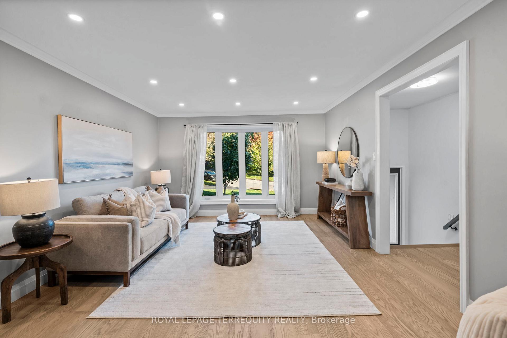 Photo 15 of 708 Aruba Crescent, Oshawa, Northglen — HOMEH