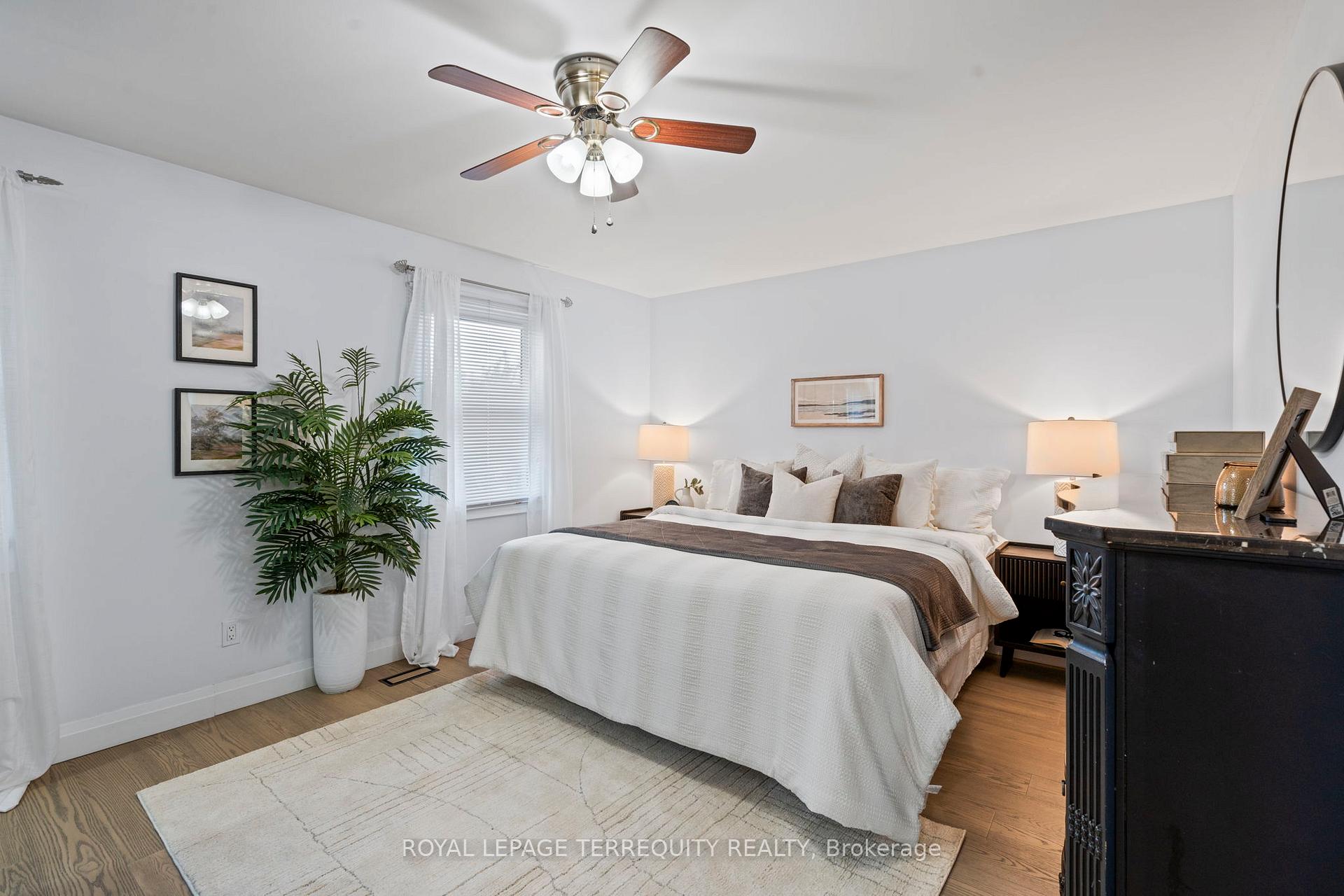 Photo 26 of 708 Aruba Crescent, Oshawa, Northglen — HOMEH