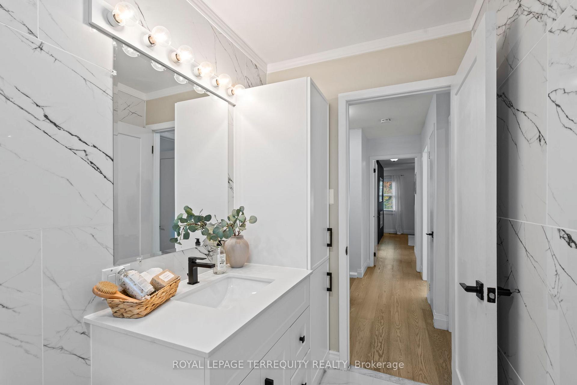 Photo 29 of 708 Aruba Crescent, Oshawa, Northglen — HOMEH