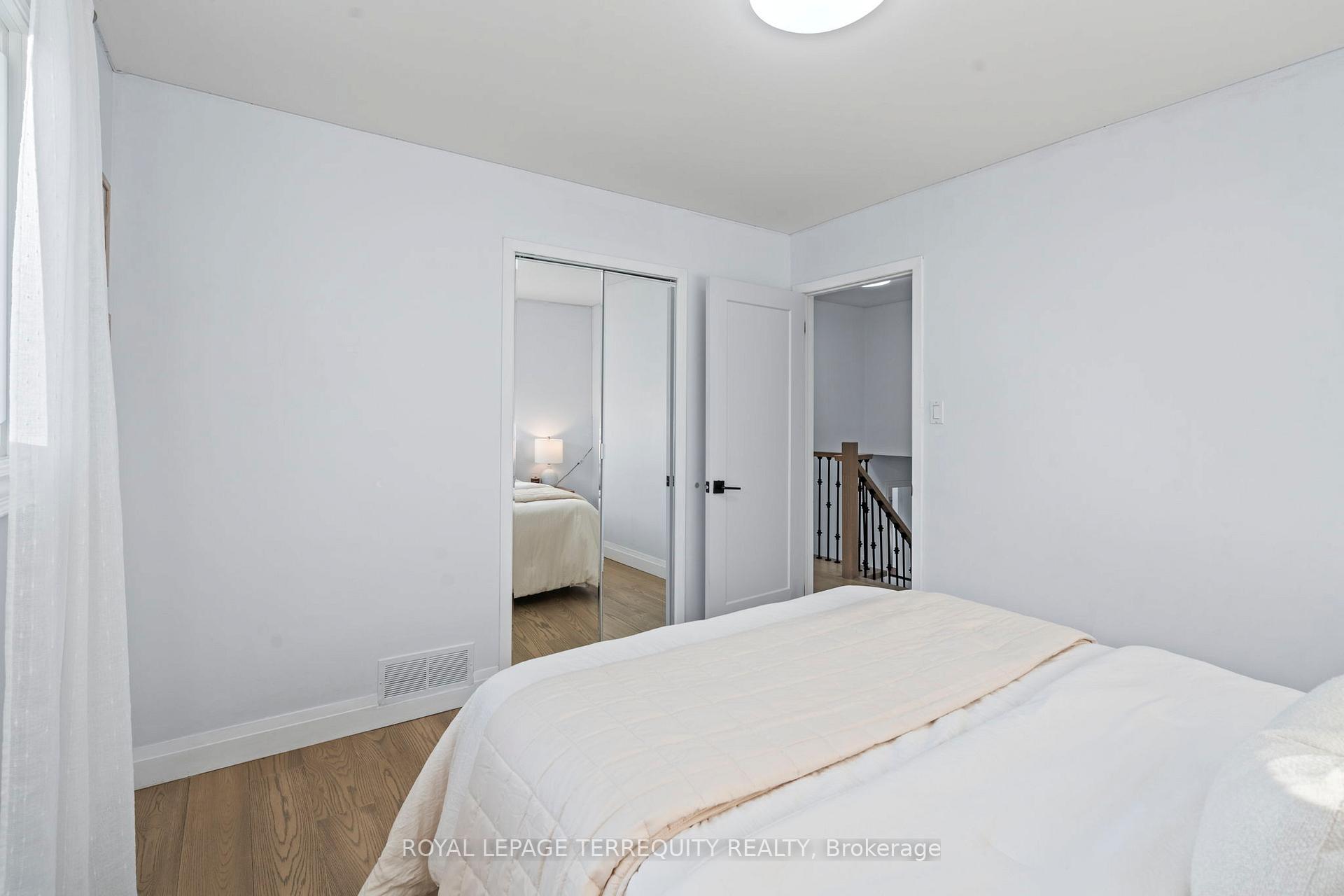 Photo 35 of 708 Aruba Crescent, Oshawa, Northglen — HOMEH