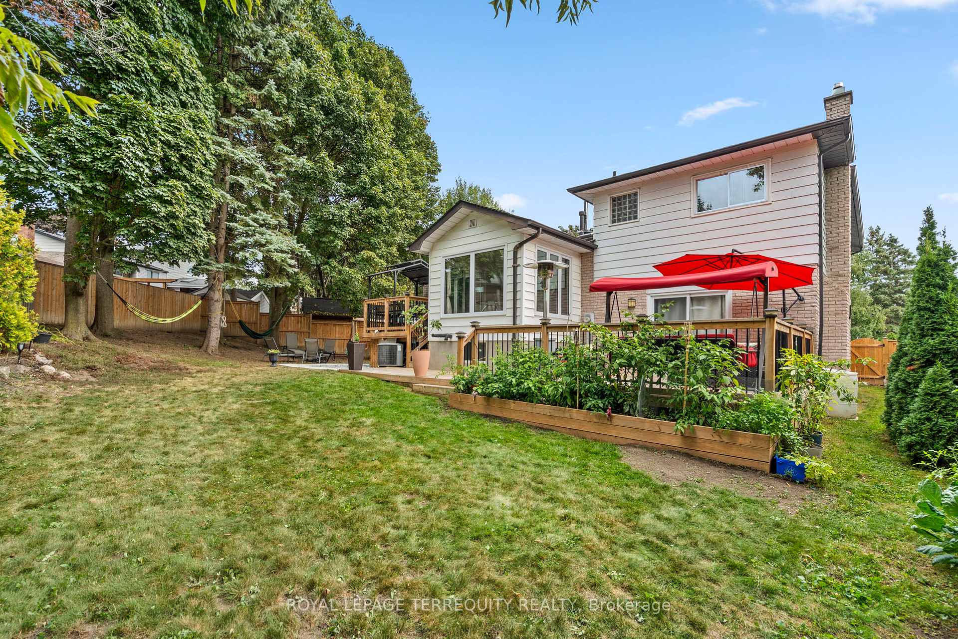 Photo 48 of 708 Aruba Crescent, Oshawa, Northglen — HOMEH
