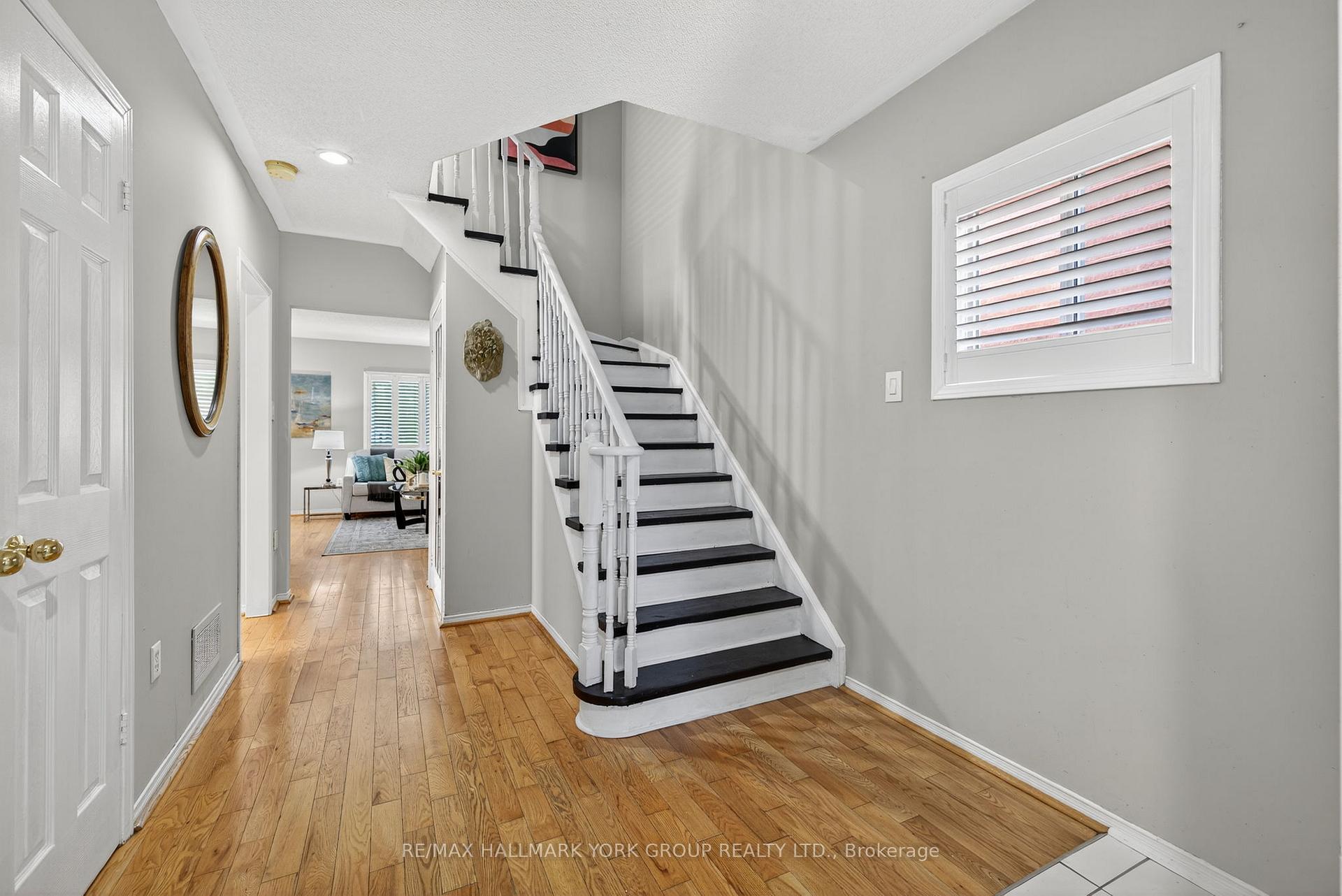 Photo 5 of 384 Rushbrook Drive, Newmarket, Summerhill Estates — HOMEH