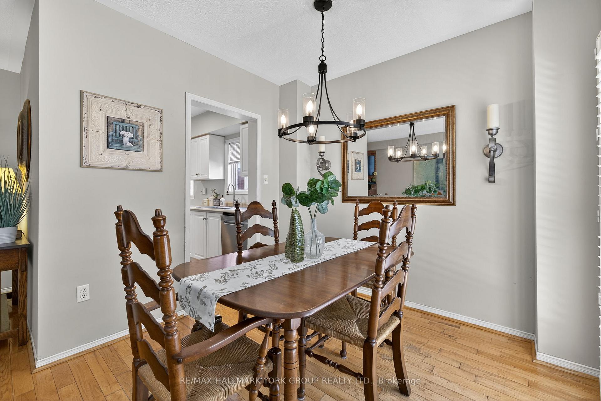 Photo 13 of 384 Rushbrook Drive, Newmarket, Summerhill Estates — HOMEH