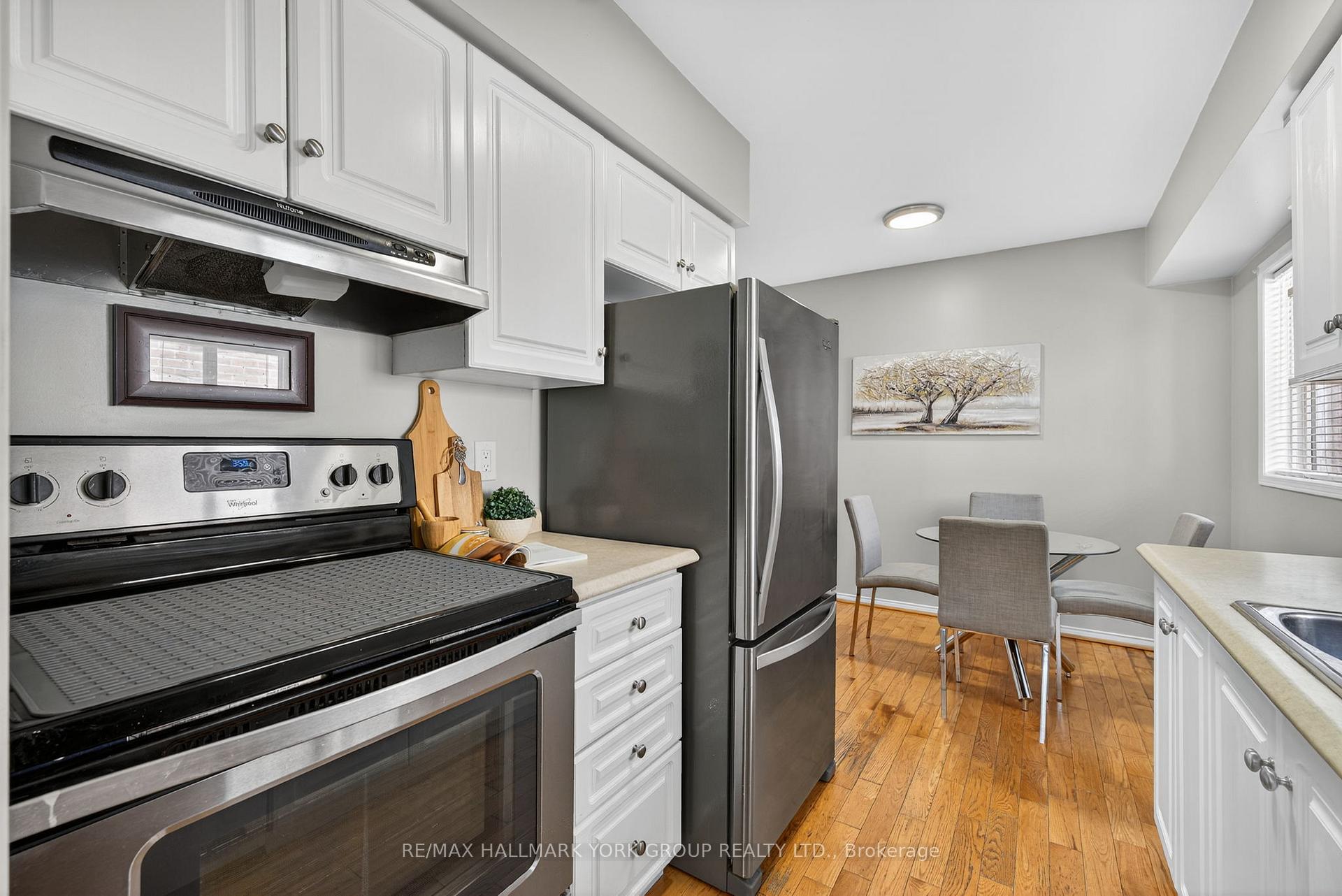 Photo 15 of 384 Rushbrook Drive, Newmarket, Summerhill Estates — HOMEH