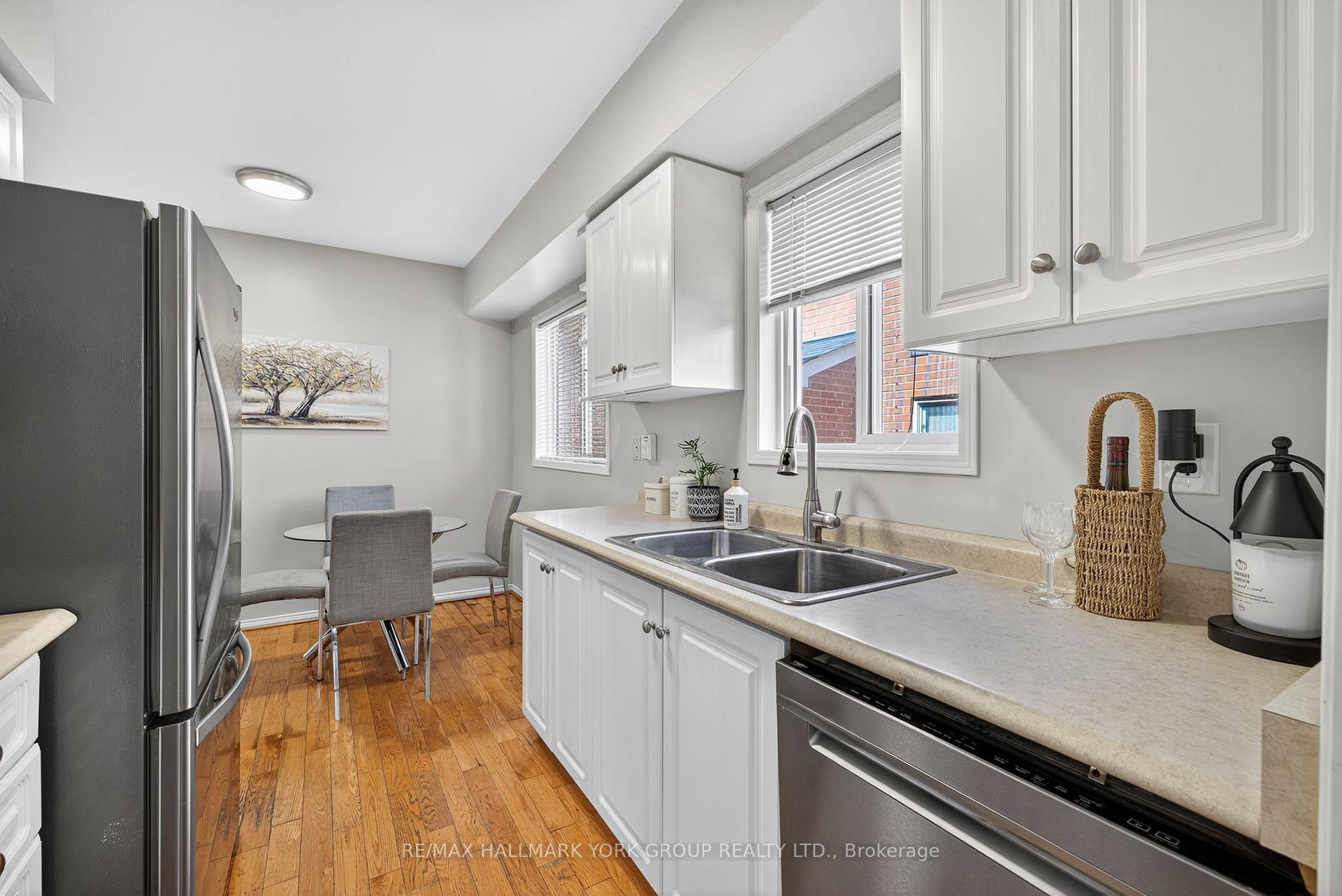 Photo 16 of 384 Rushbrook Drive, Newmarket, Summerhill Estates — HOMEH