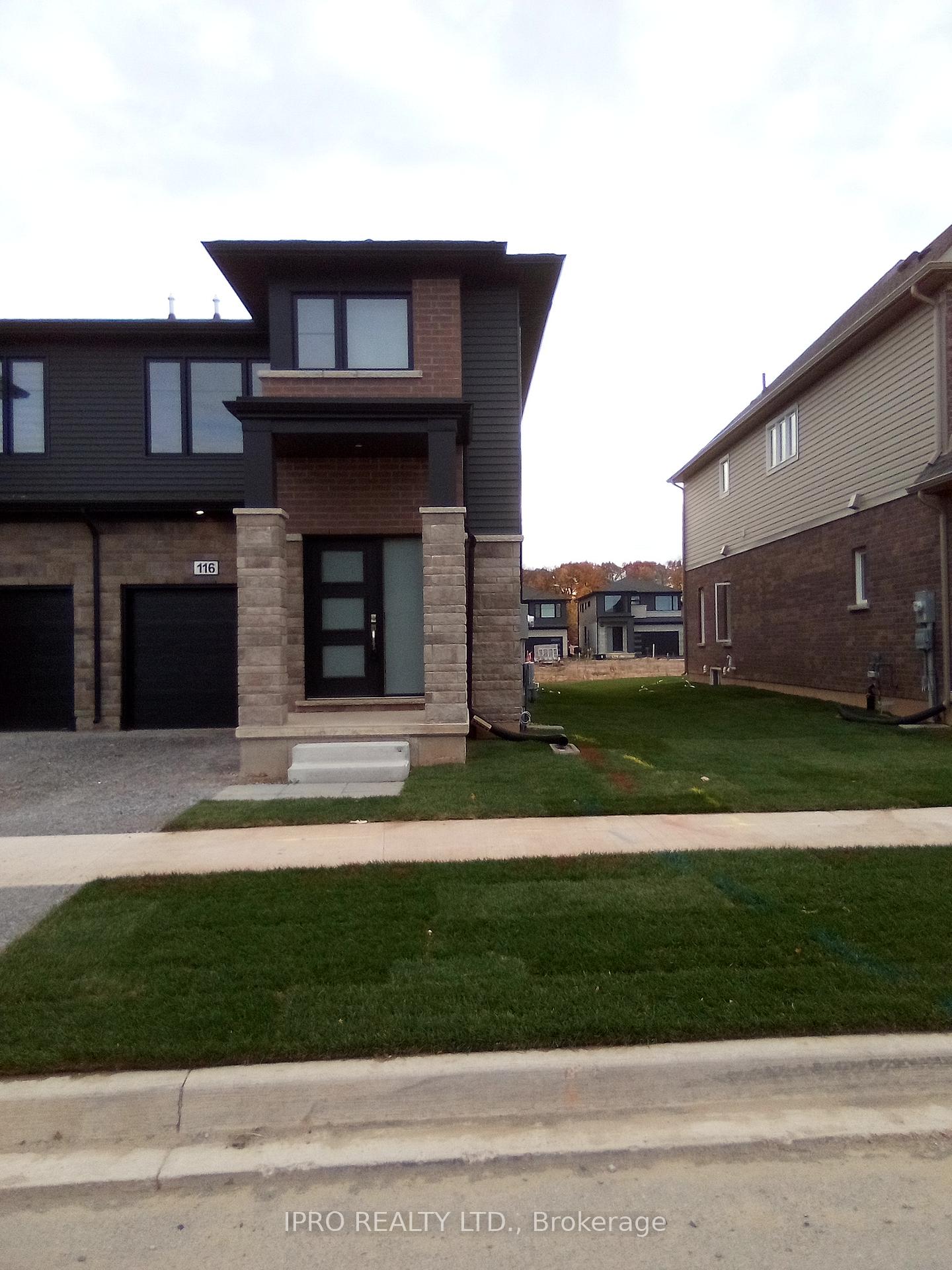 Photo 1 of 116 Acacia Road, Pelham, Fonthill — HOMEH