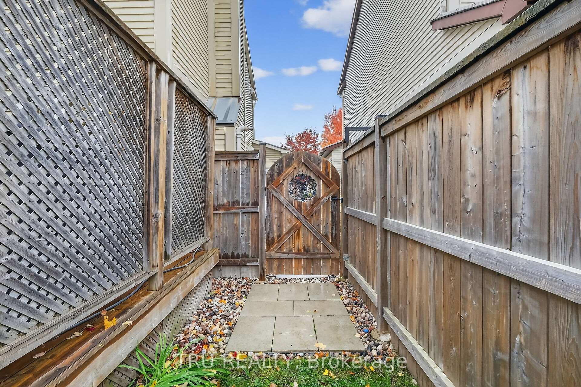 Photo 40 of 1518 Kamouraska Circle, Ottawa, Chateauneuf — HOMEH