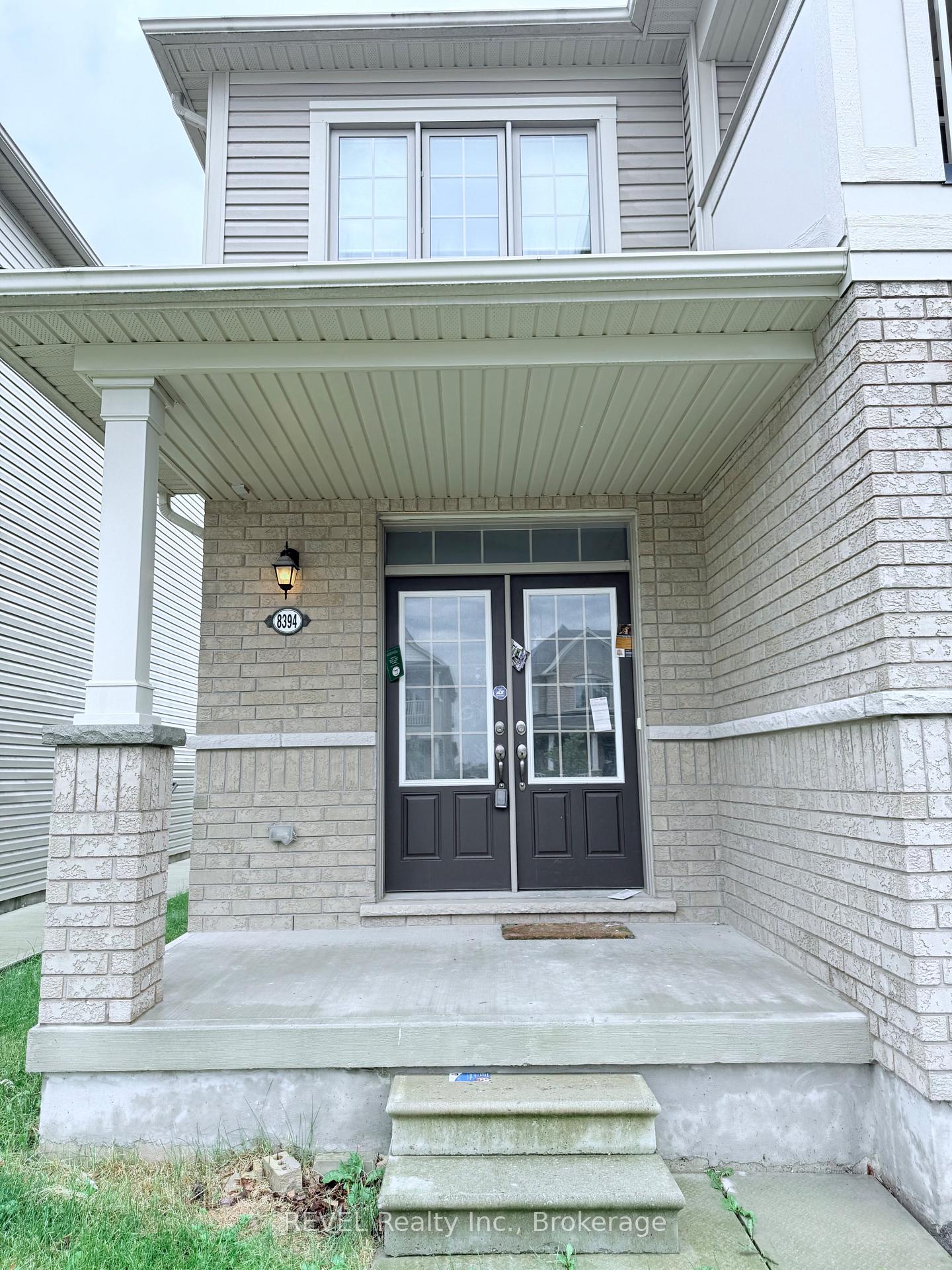 Photo 3 of 8394 Elderberry Drive, Niagara Falls, Brown — HOMEH